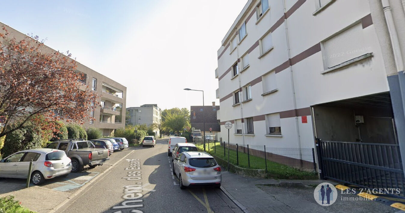GARAGE FERME  SECTEUR Léon Blum GRENOBLE