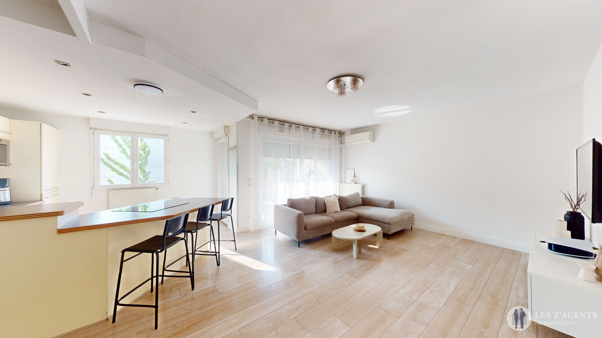 Photo Appartement Echirolles 3 pièces avec balcon entièrement climatisé, Rue Normandie Niemen image 1/6