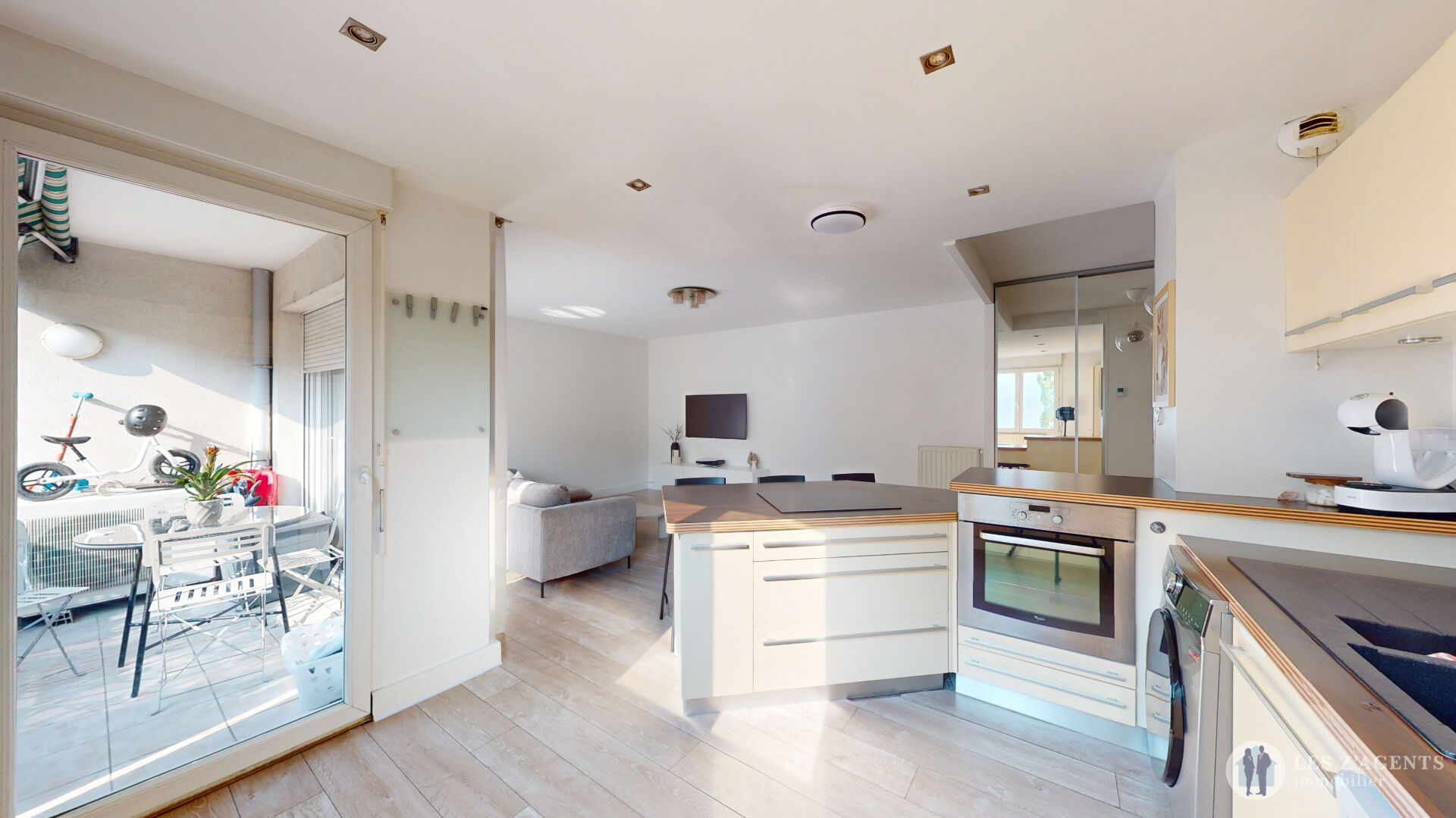 Appartement Echirolles 3 pièces avec balcon entièrement climatisé, Rue Normandie Niemen