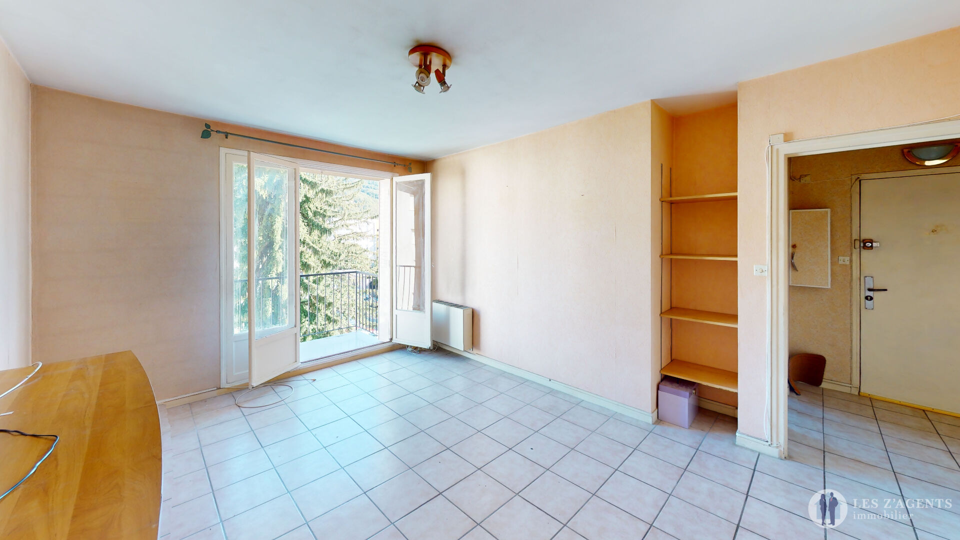 T3 avec deux balcons, copro ravalée et isolée