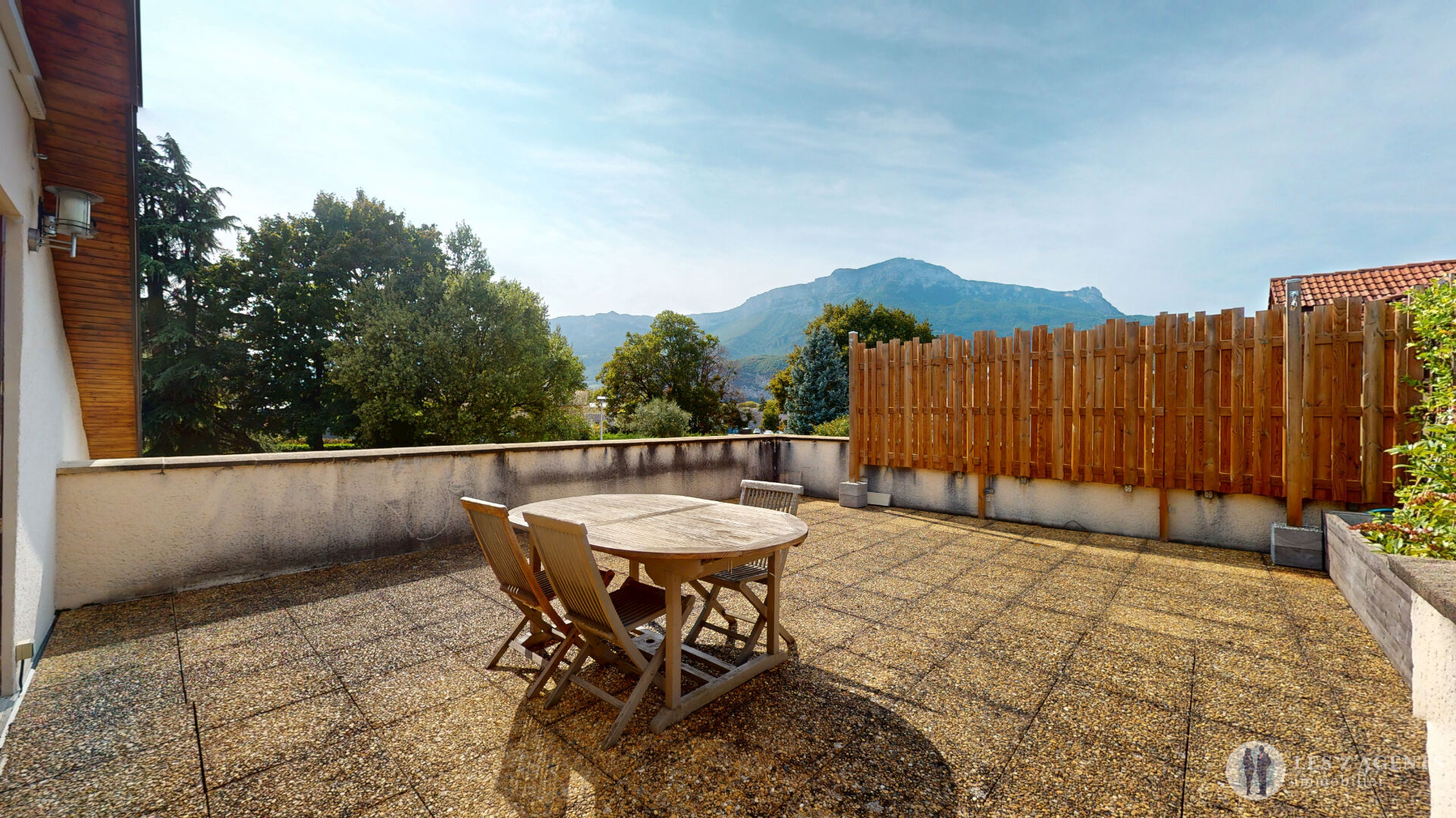 Maison Echirolles 4 pièces de 183m² + studio indépendant
