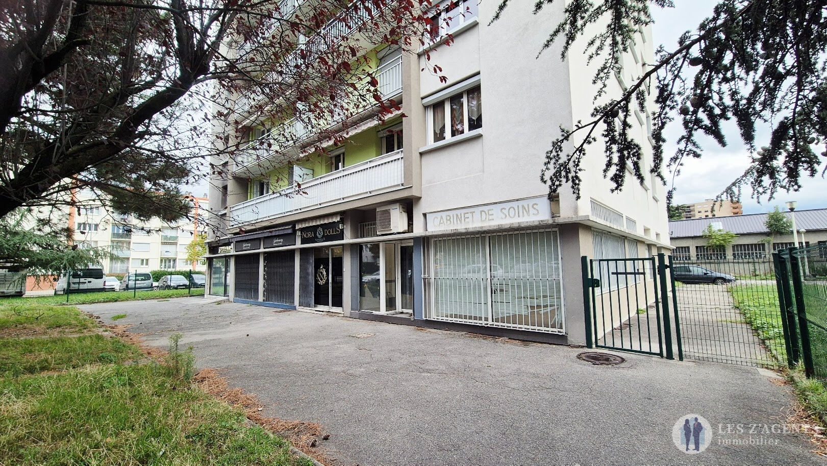 LOCAL COMMERCIAL 40 m²  avec  Vitrine  ECHIROLLES