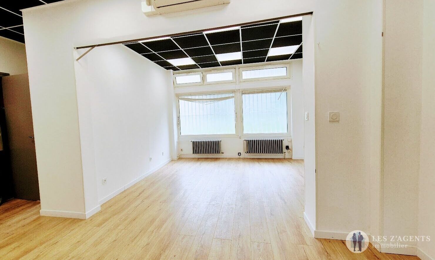 Photo LOCAL COMMERCIAL 40 m²  avec  Vitrine  ECHIROLLES image 6/6