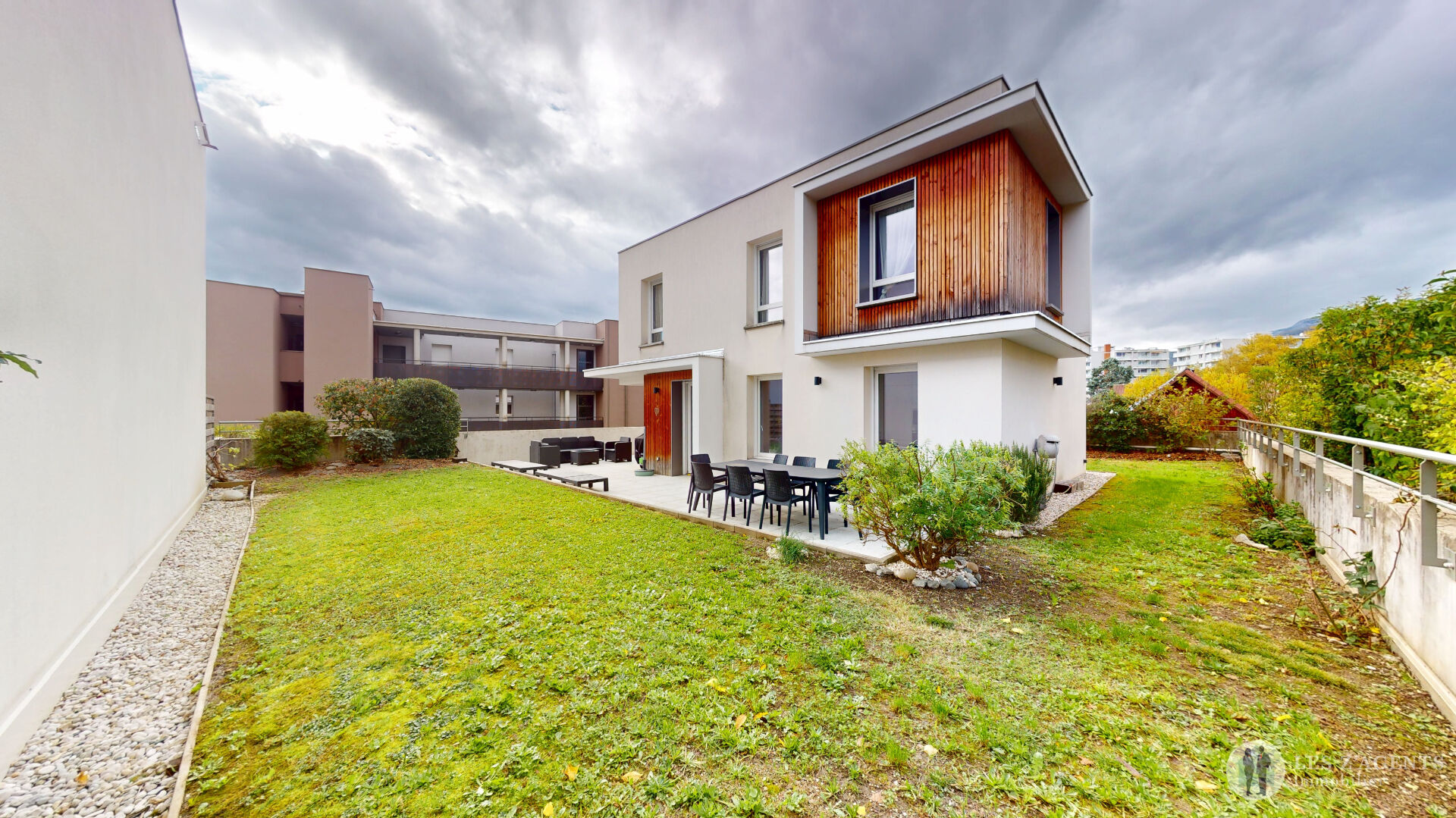 Maison Saint Martin D'Hères 4 pièces avec 240m² de terrain, quartier Daudet