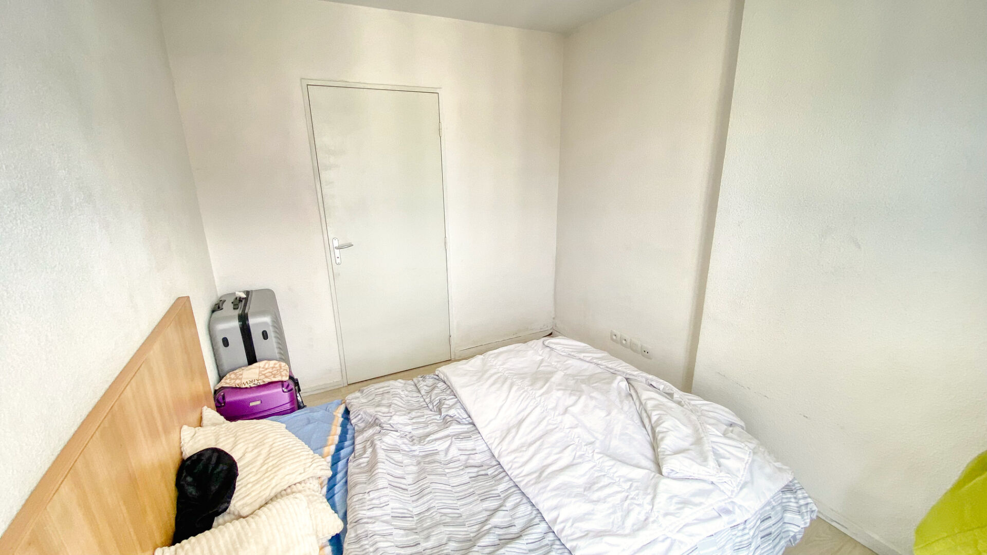 Photo Villeurbanne 700 mètres de la Doua Appartement spacieux T1 Bis 33 m² dans résidence étudiante avec stationnement en sous-sol idéal investissement image 4/6