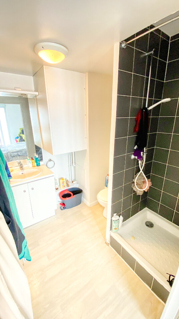 Photo Villeurbanne 700 mètres de la Doua Appartement spacieux T1 Bis 33 m² dans résidence étudiante avec stationnement en sous-sol idéal investissement image 5/6