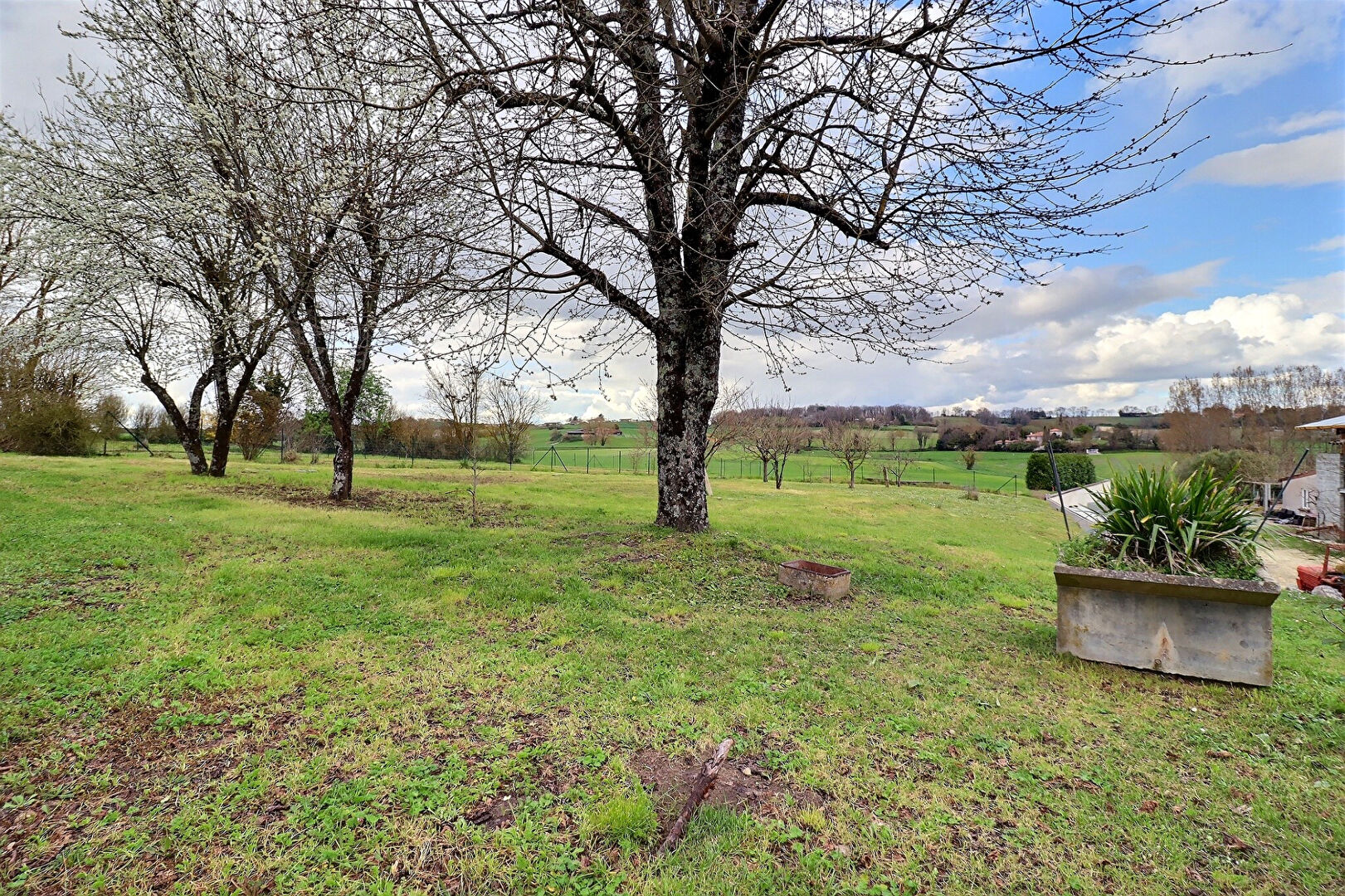 Agence immobilière de L'INTERMEDIAIRE Paris