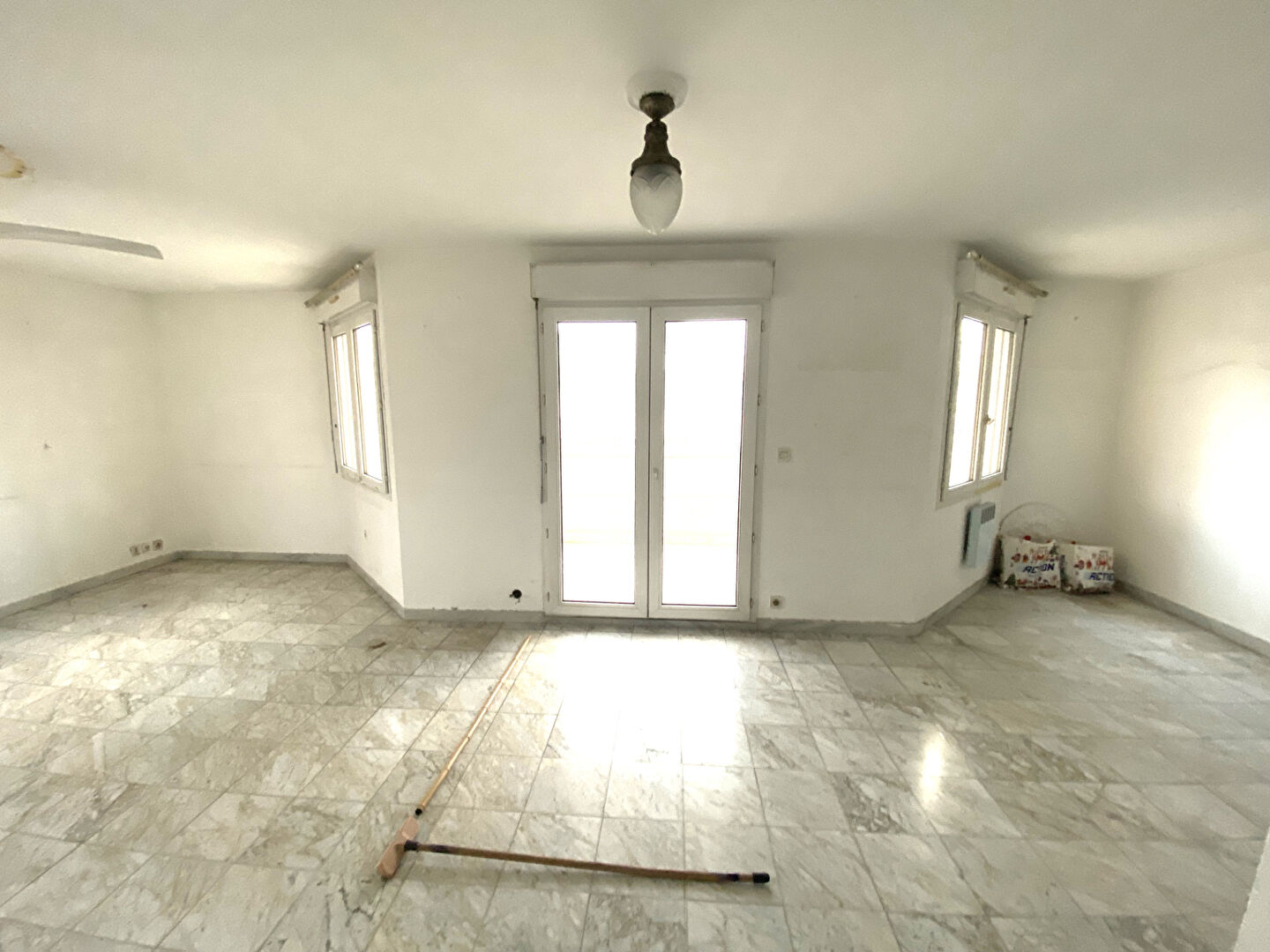 Photo SANARY CENTRE 70 M² ENV. TERRASSES image 1/6