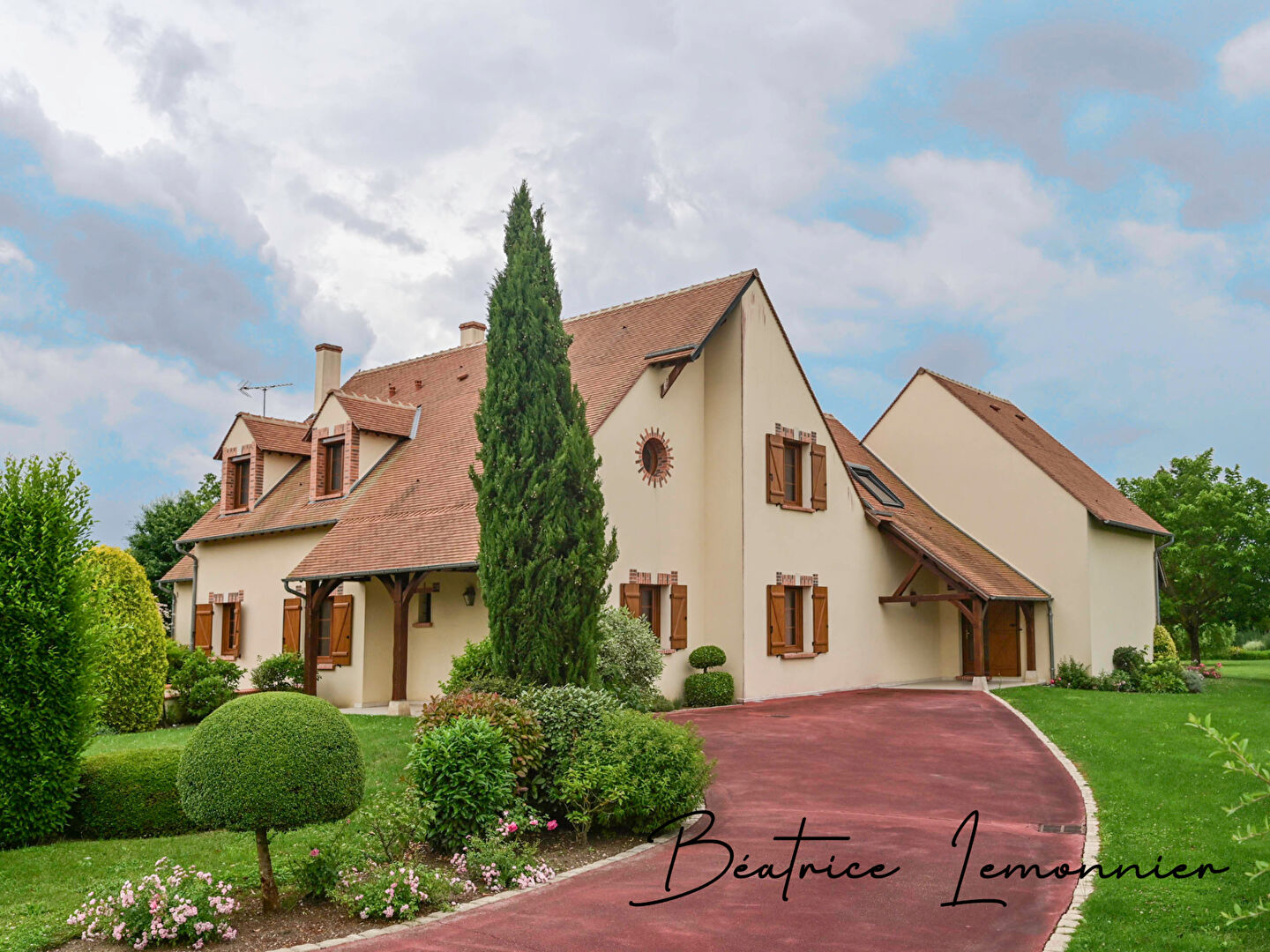 Photo Maison Nibelle 11 pièce(s) 350 m2 image 1/6