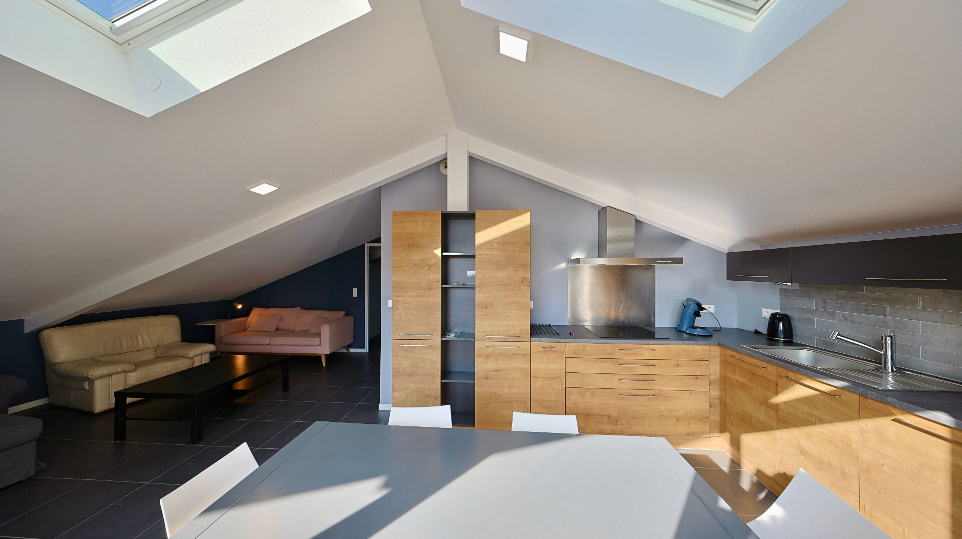 Photo ARCHITECTURE RESIDENTIELLE  - 2021 - Terrasse sud et garage image 6/6