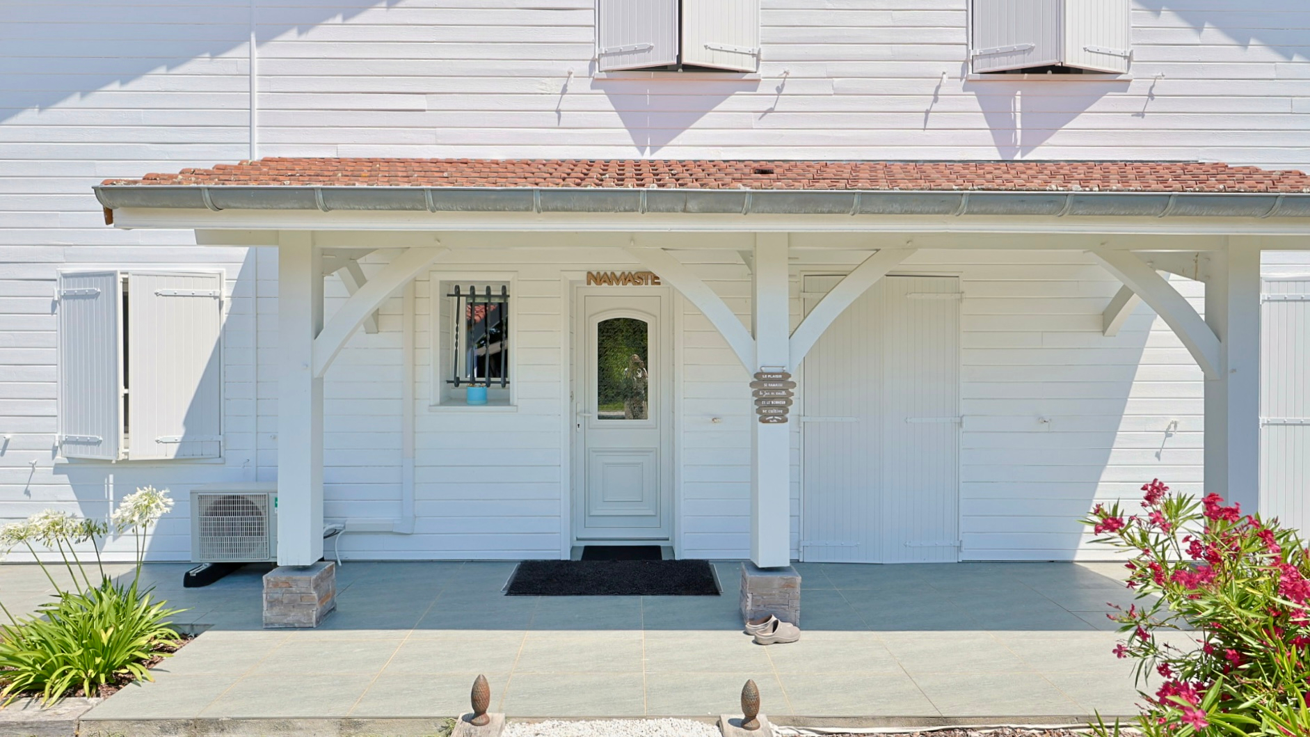 Architecture landaise avec dépendances -1986 - NC