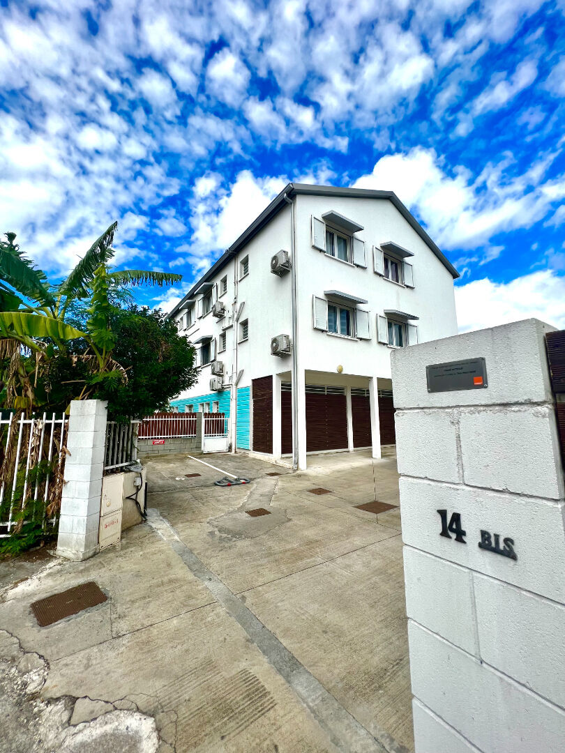 Charmant T3 avec varangue dans une résidence calme à Sainte-Clotilde