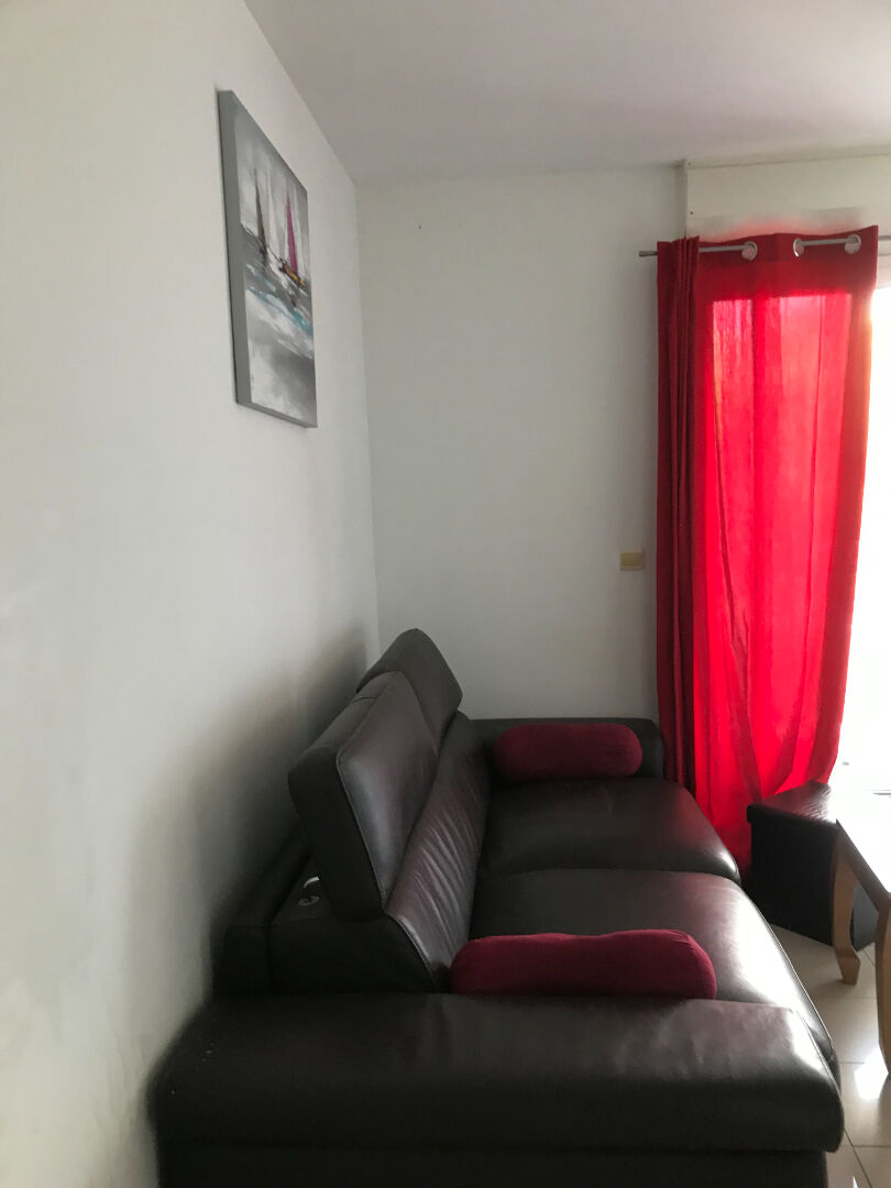 Photo À louer à Saint-Denis, Camélias : appartement T1 bis meublé  - Résidence ALTEA image 2/6