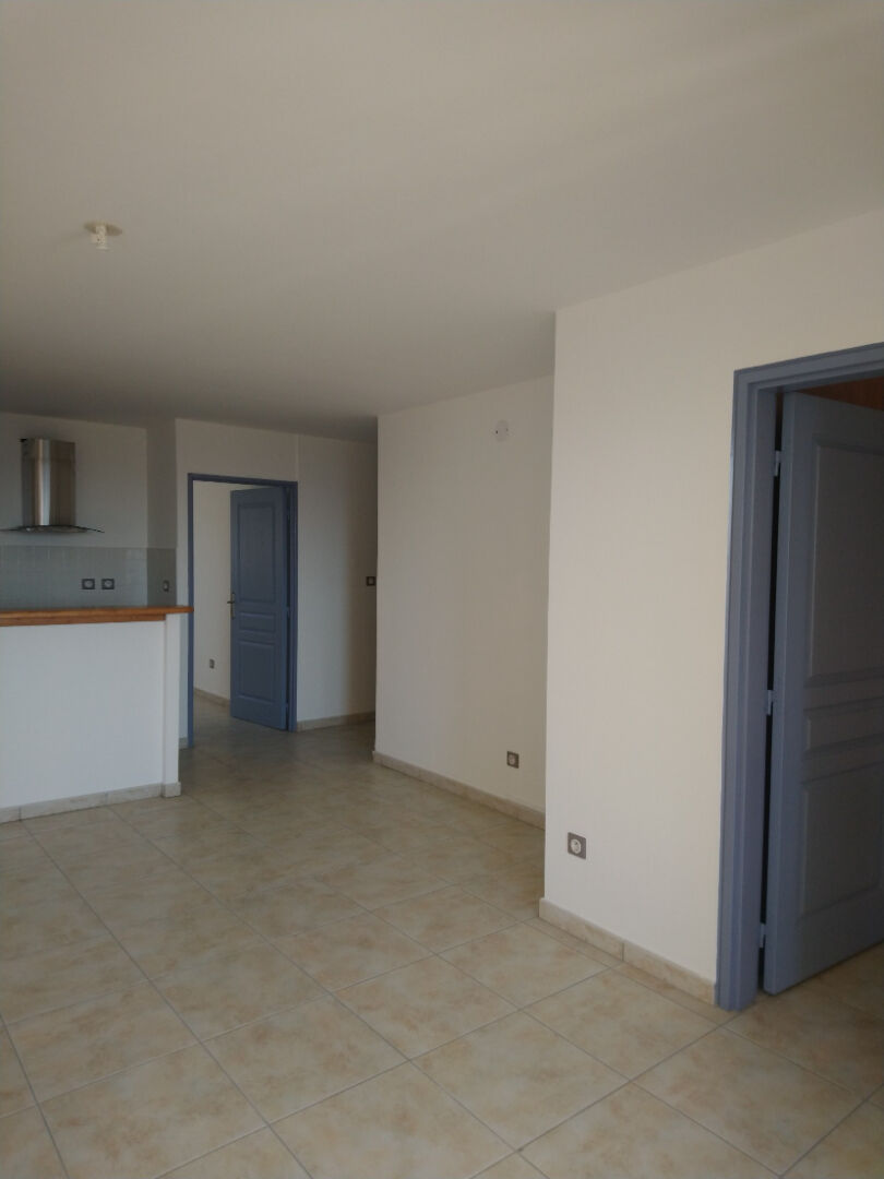 Photo A louer - T3 sur Saint-Benoît image 3/5