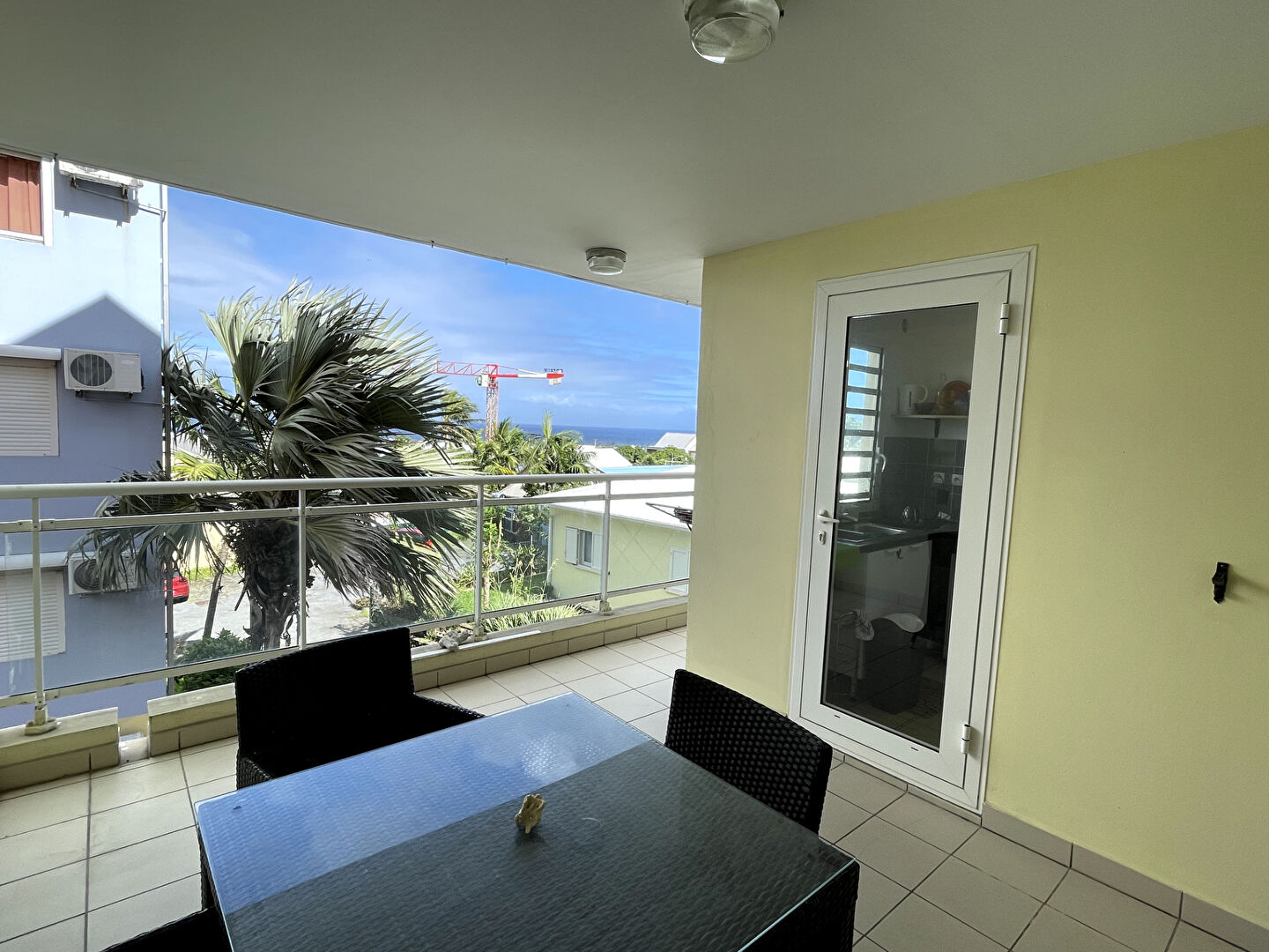 Beau T2 meublé de 44 m² avec varangue et parking  Saint-Joseph (97480)