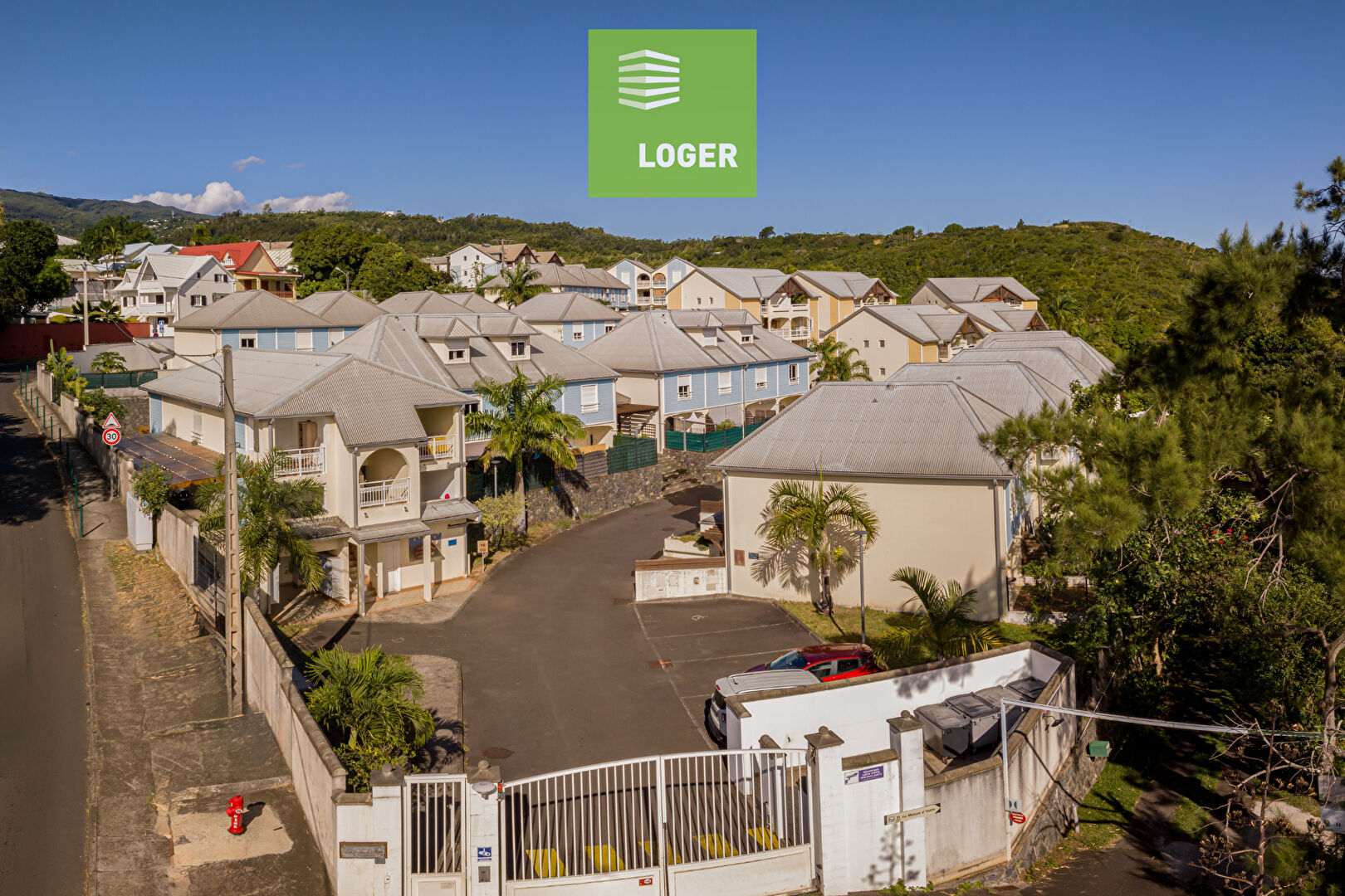À louer T1 rénové avec varangue, parking et piscine à la Montagne ? Rés. JARDIN ALINE