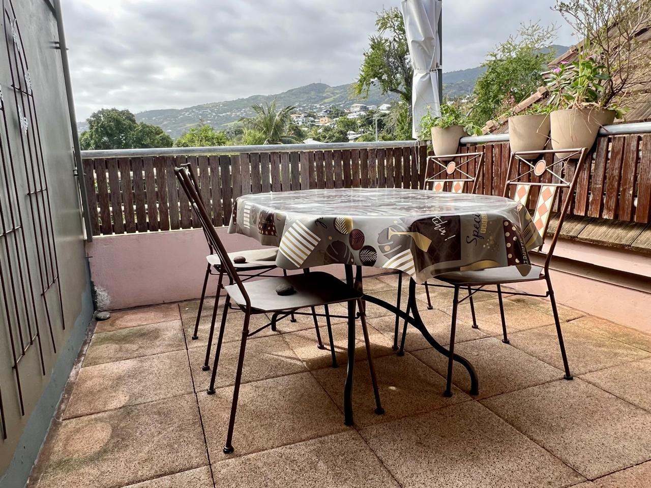 Photo ETANG SALÉ LES HAUTS - T3 meublé image 2/6