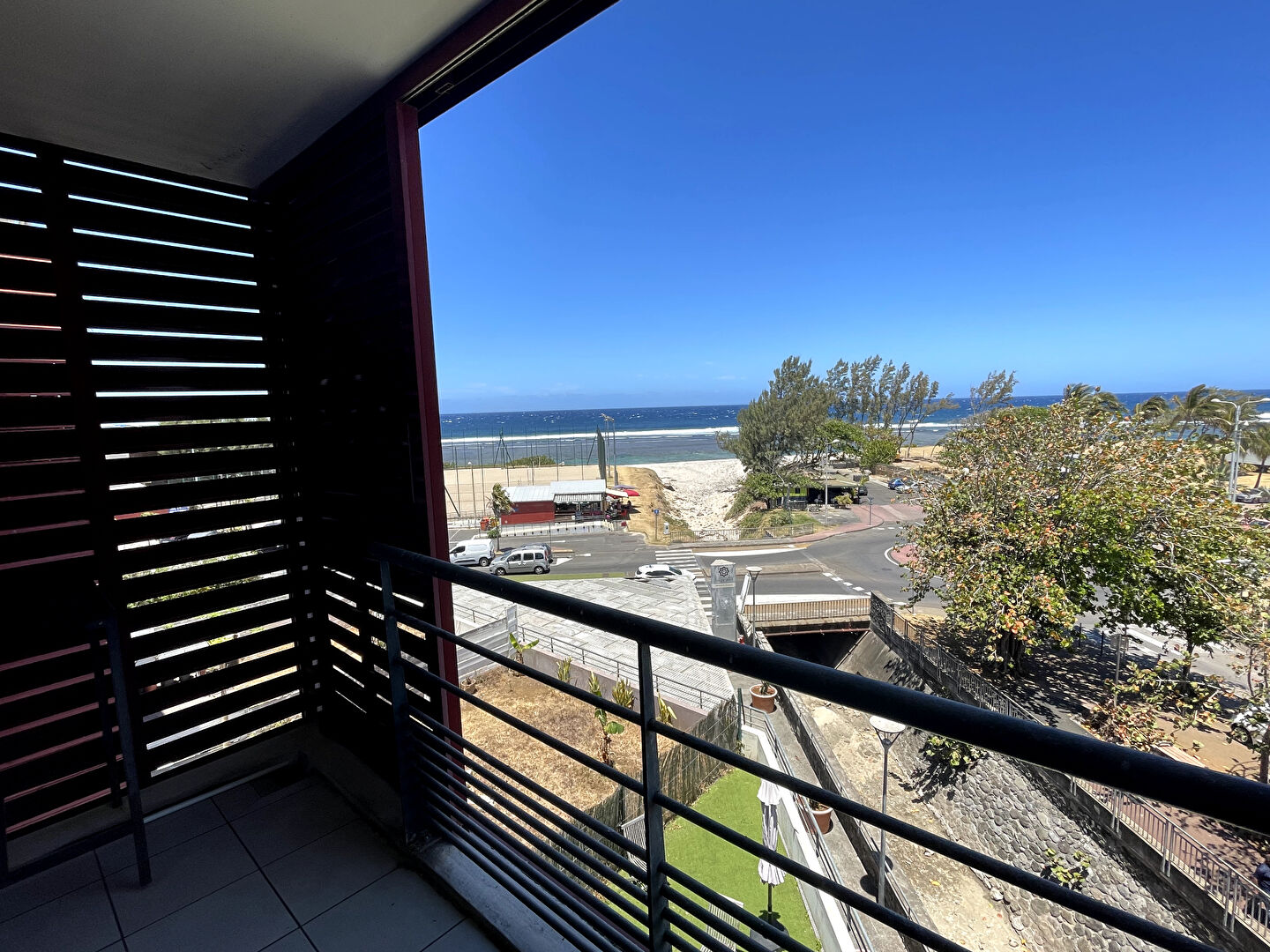 Photo Appartement T2 meublé face à la mer à Saint-Pierre image 2/6