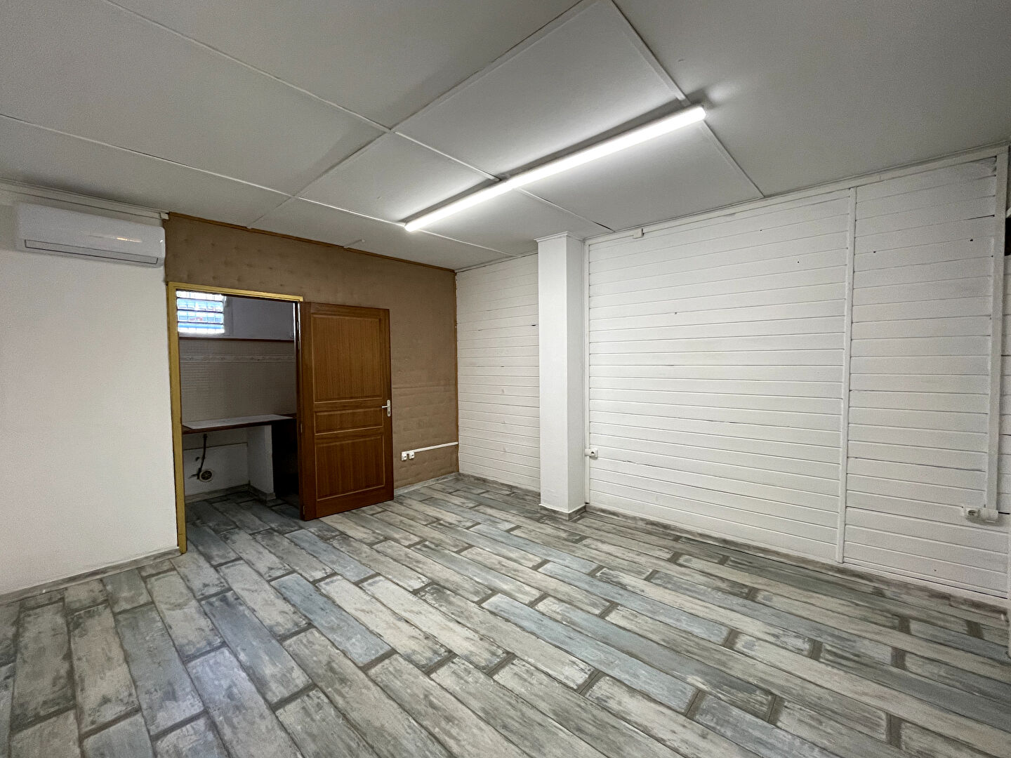 Local Hyper Centre Saint Pierre 43 m2