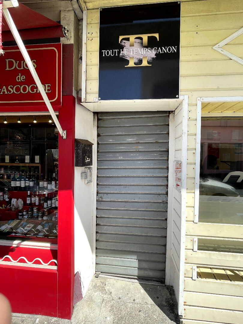 Photo Local à louer ? 43 m² en centre-ville de Saint-Pierre image 3/6