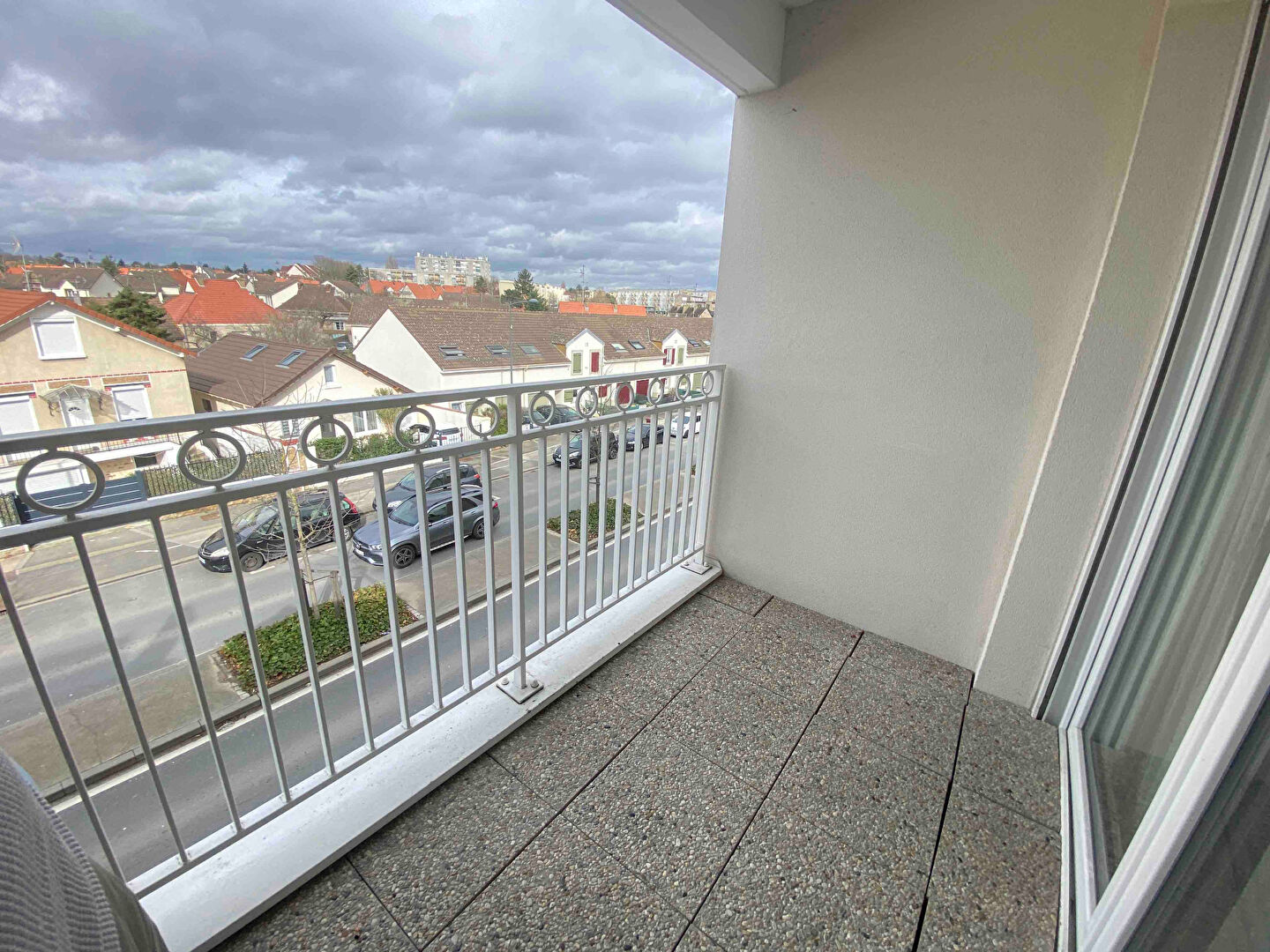 Photo DEUX PIECES BALCON PARKING image 2/6