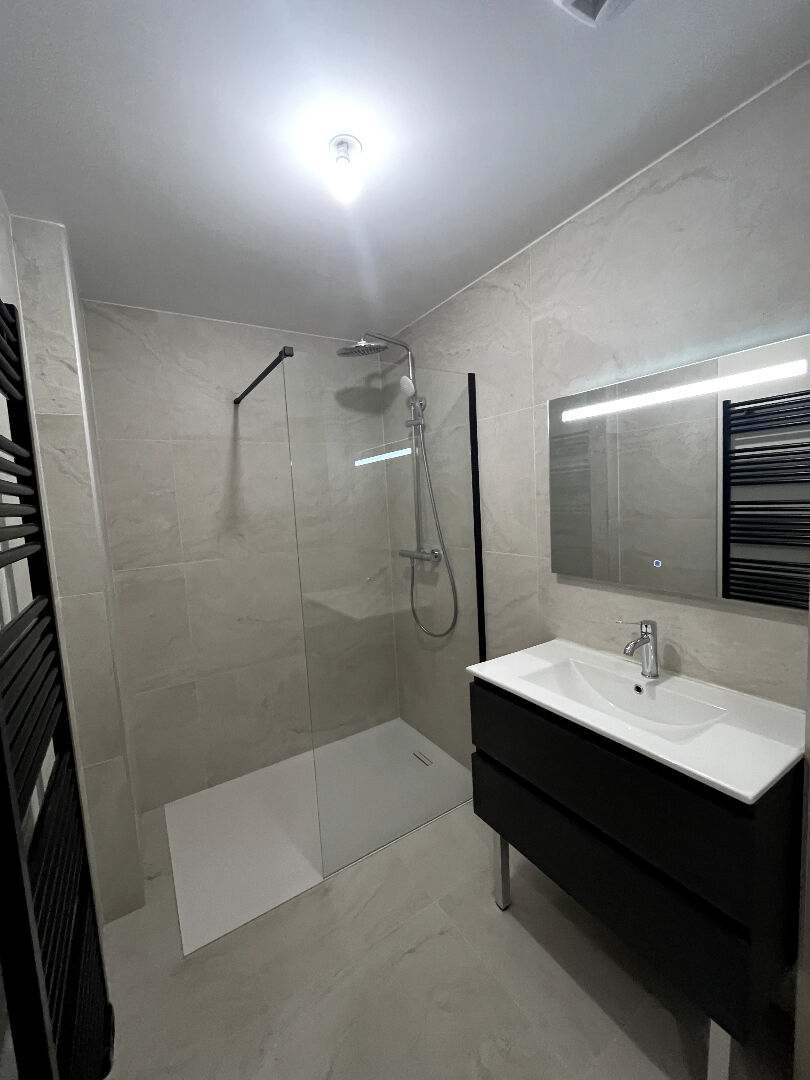 Photo DEUX PIECES NEUF image 6/6