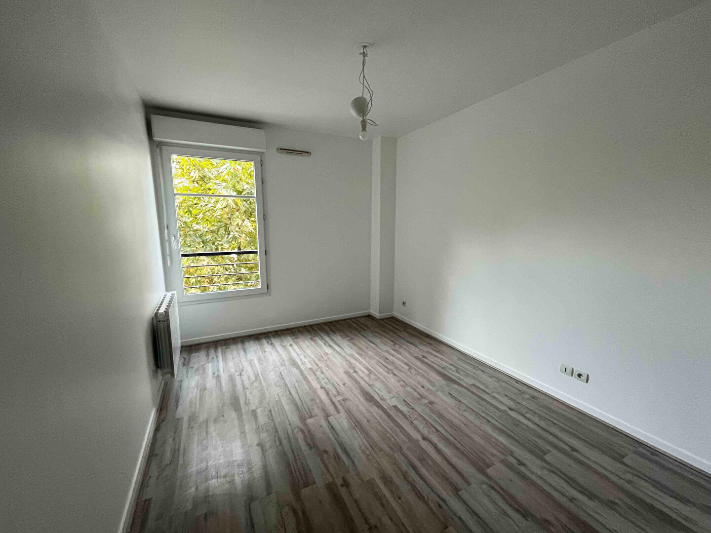 Photo TROIS PIECES PARKING image 3/6