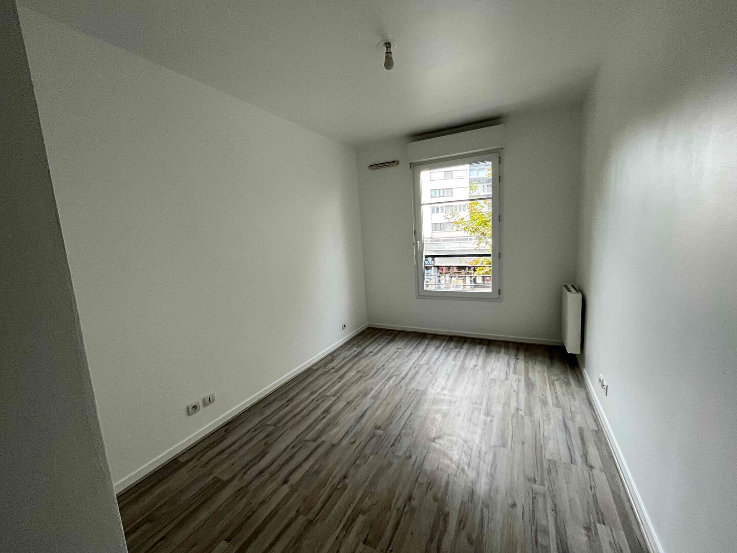 Photo TROIS PIECES PARKING image 4/6