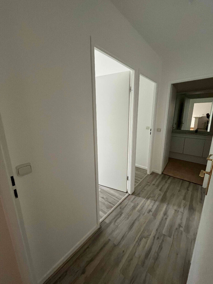 Photo TROIS PIECES PARKING image 5/6