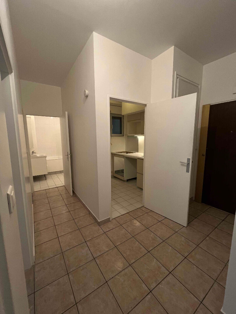 Photo TROIS PIECES PARKING image 3/6