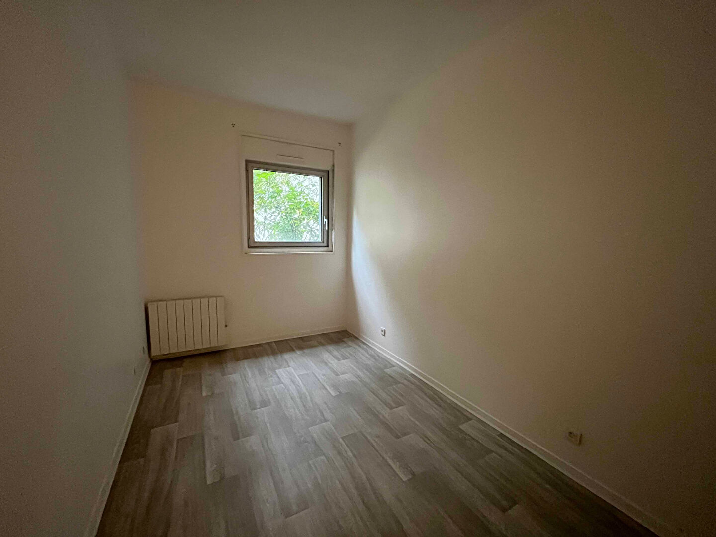 Photo TROIS PIECES PARKING image 6/6