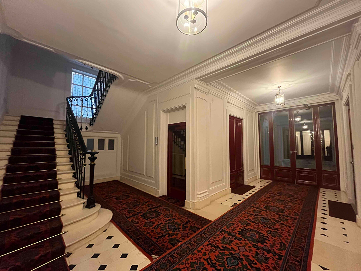 SIX PIECES BALCON GRAND STANDING