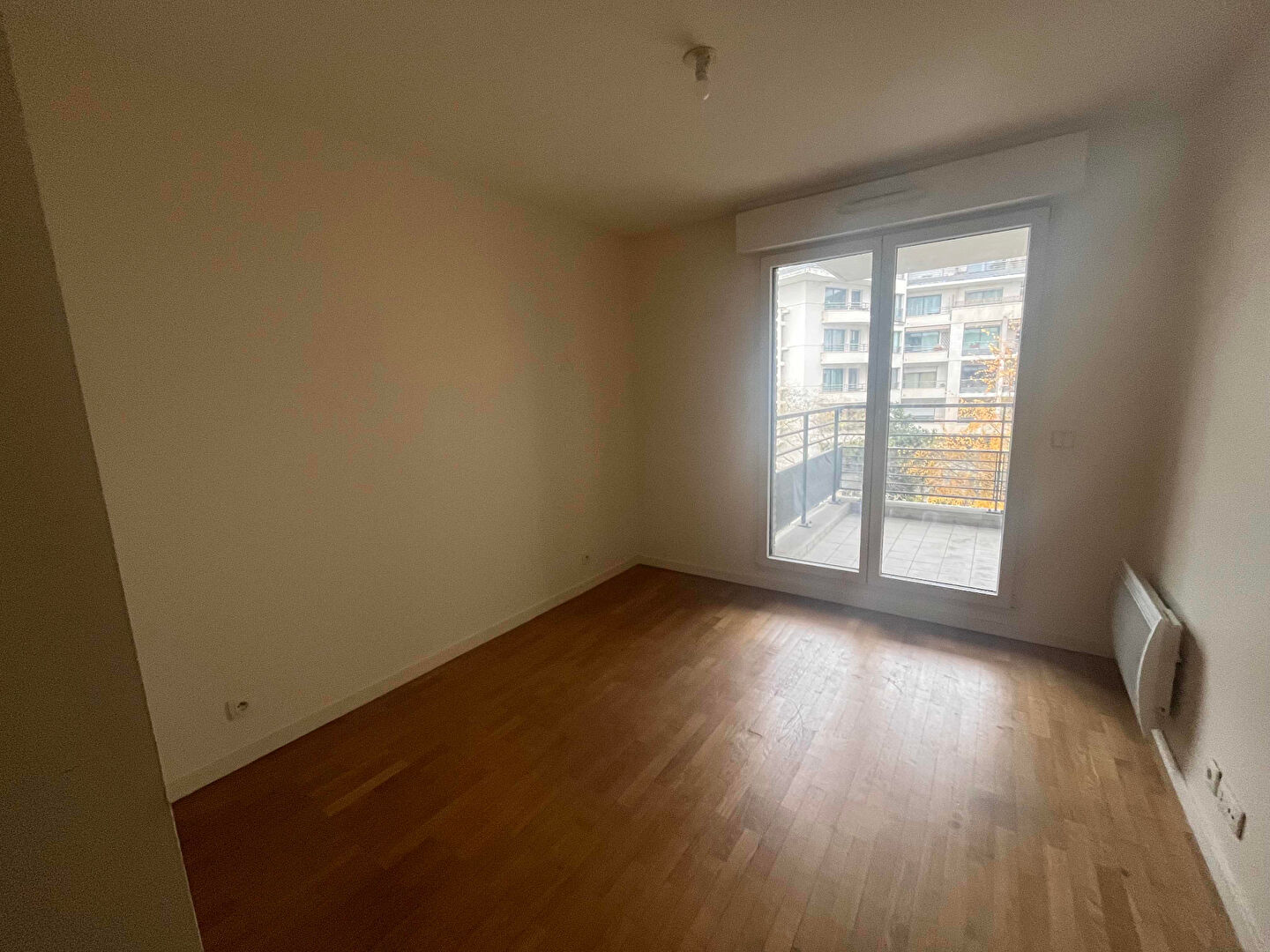 Photo TROIS PIECES BALCONS PARKING image 4/6