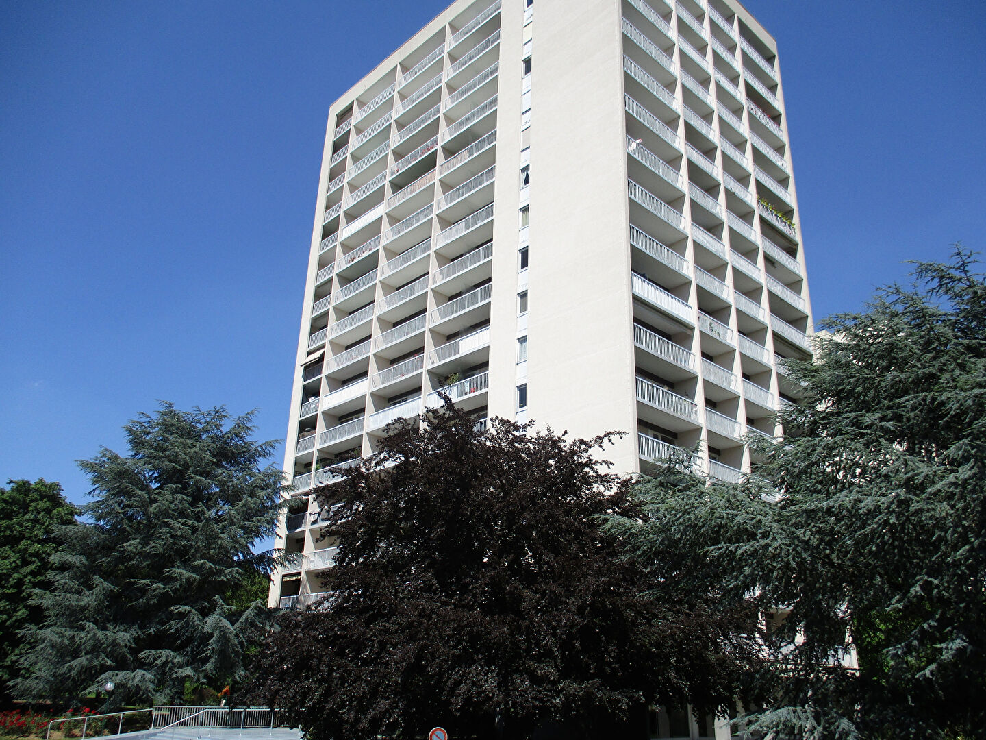 Agence immobilière de LOISELET,  DAIGREMONT PATRIMOINE Neuilly sur seine
