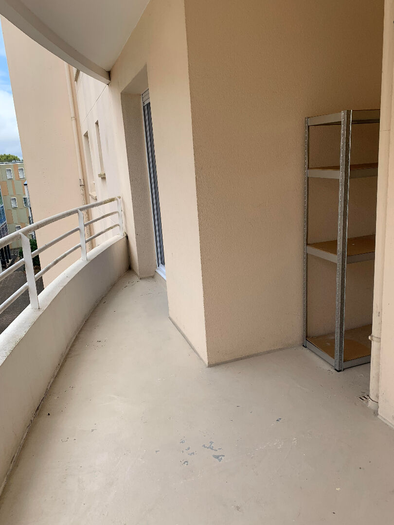 Studio meublé 20 m2 avec balcon Barrière d'Ornano