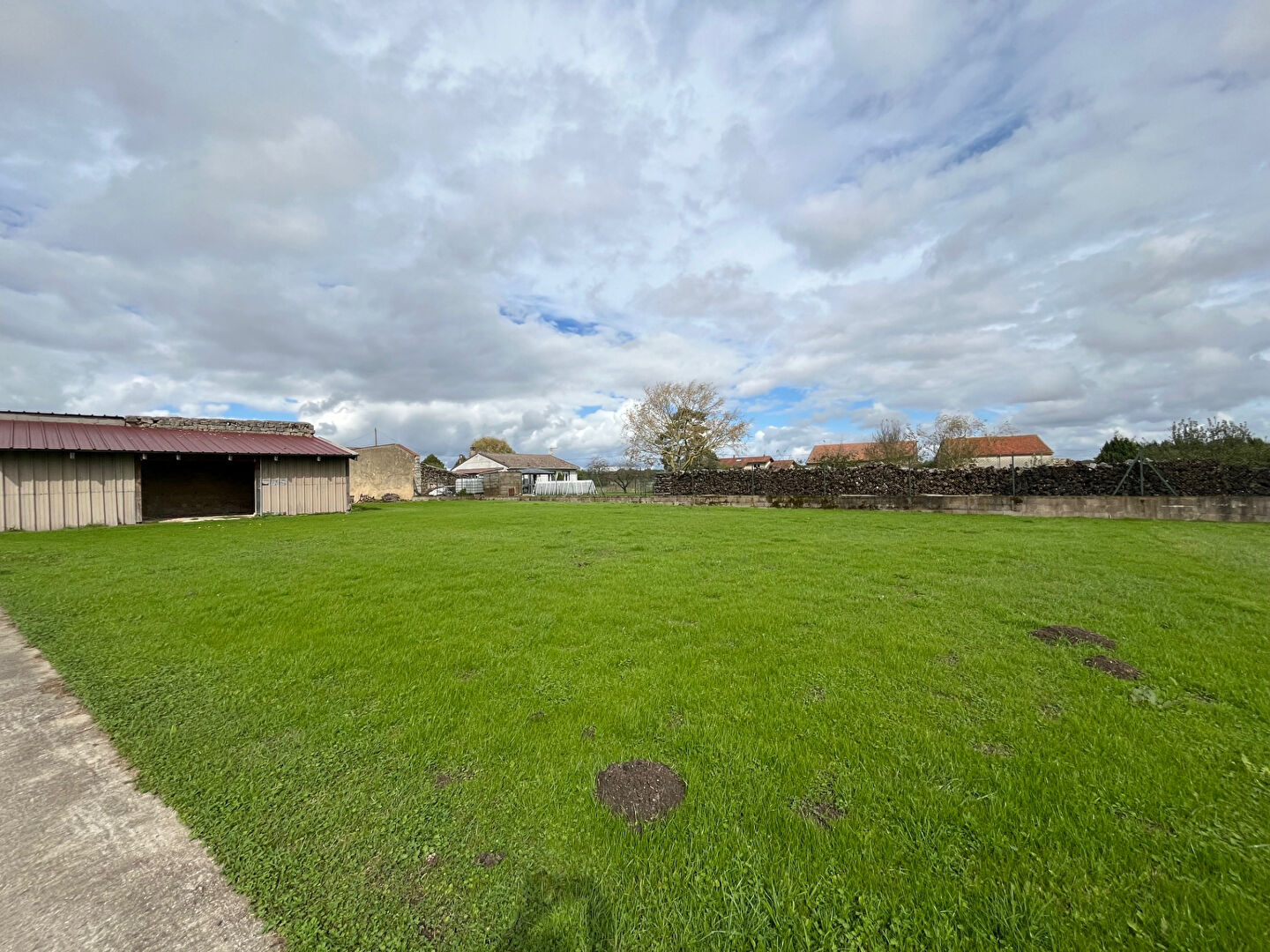 Photo Grande Parcelle Constructible de 1600 m2 image 3/5