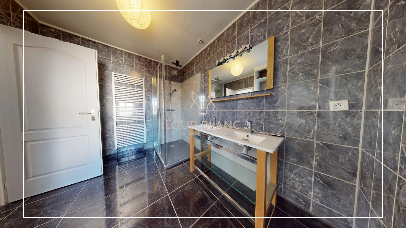 Photo Ensemble immobilier - 144 m² image 2/6