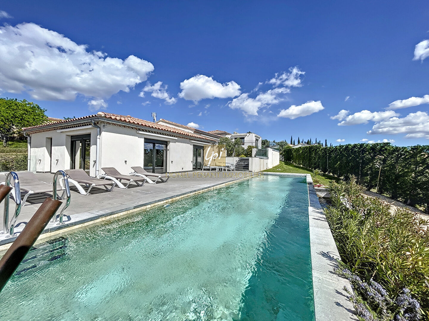 VILLA CONTEMPORAINE T6 300M² AVEC VUE IMPRENABLE TERRAIN 2000M²