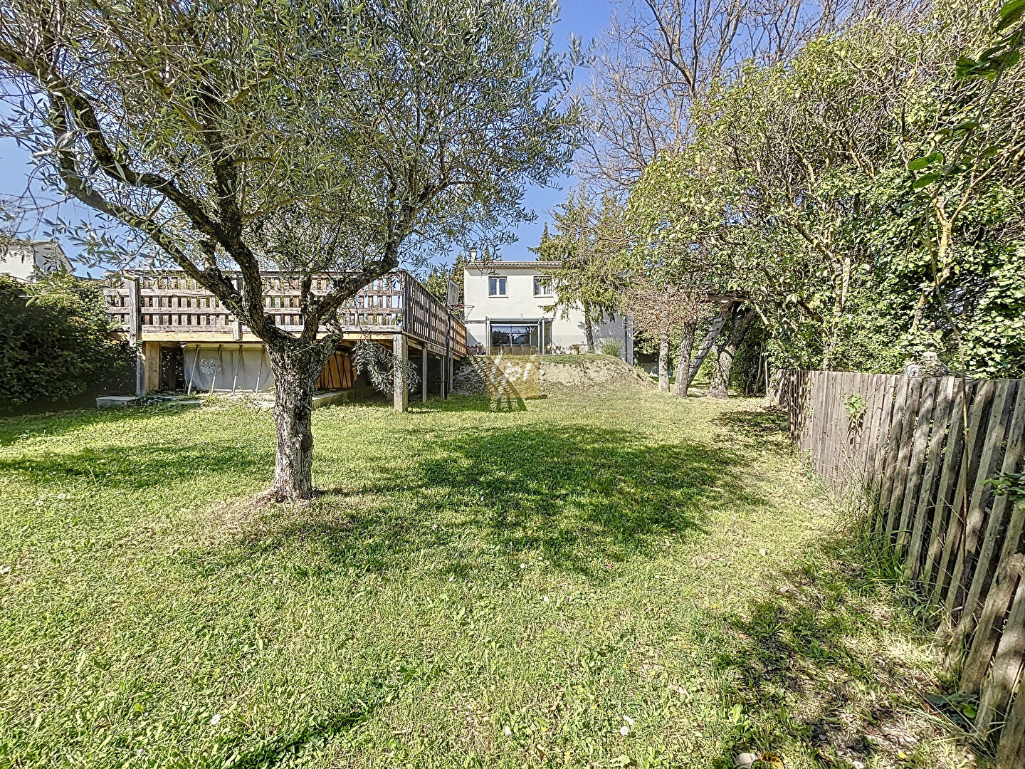 Photo PIED VENTOUX VILLA T5 121M² AVEC GARAGE CAVE ET TERRAIN CONSTRUCTIBLE DE 1430M² image 3/6