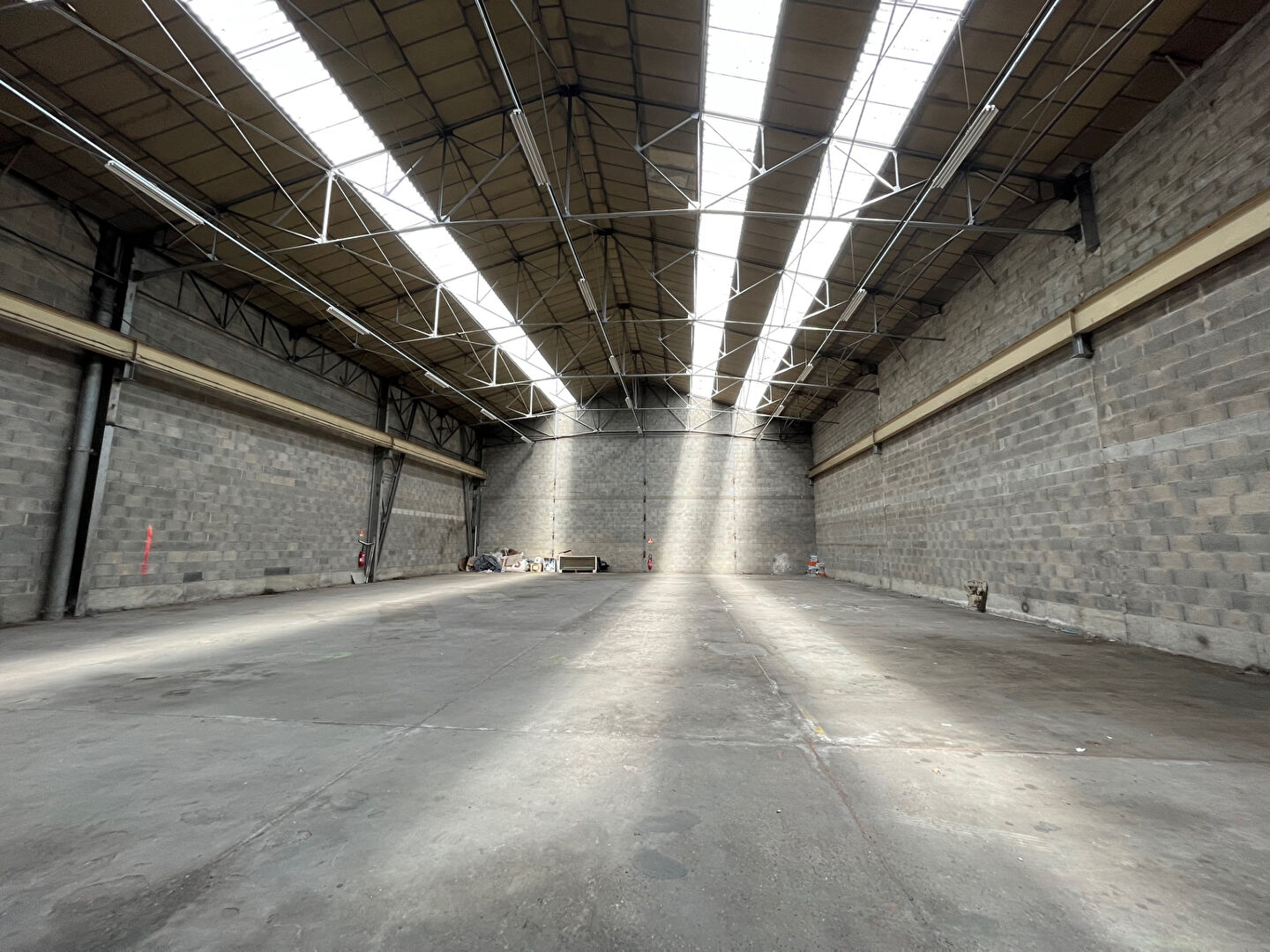 Photo Local d'activité Roanne 800 m2 image 3/5