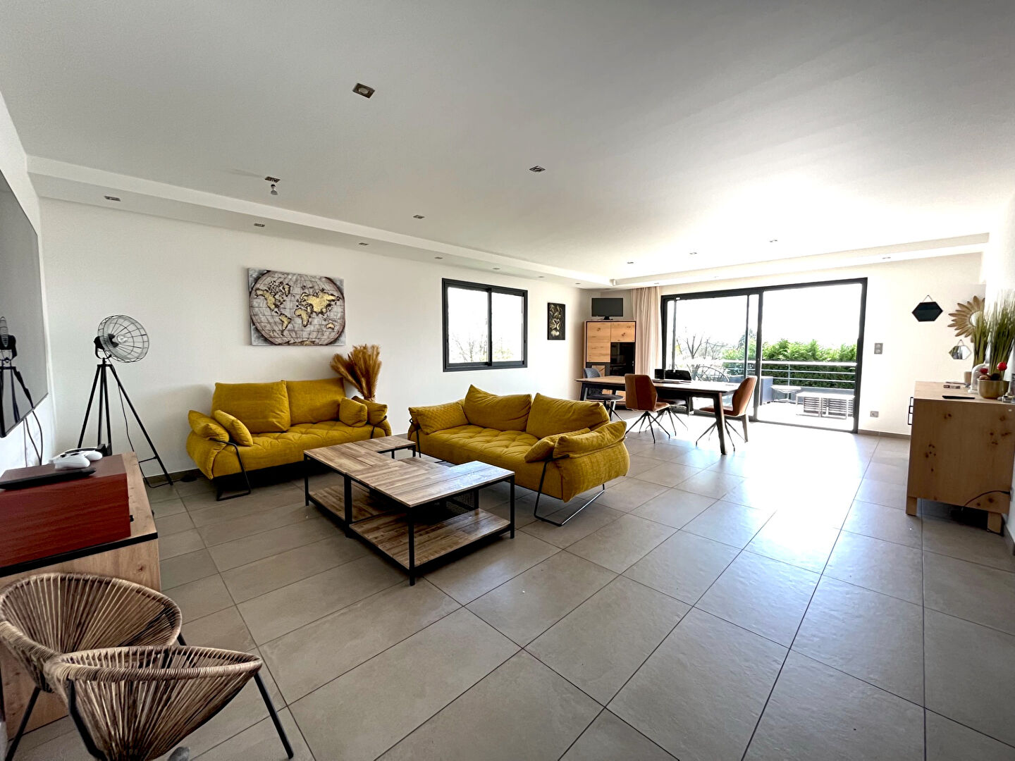 Photo Maison 7 pièces, proches commodités, vue dégagée image 3/6