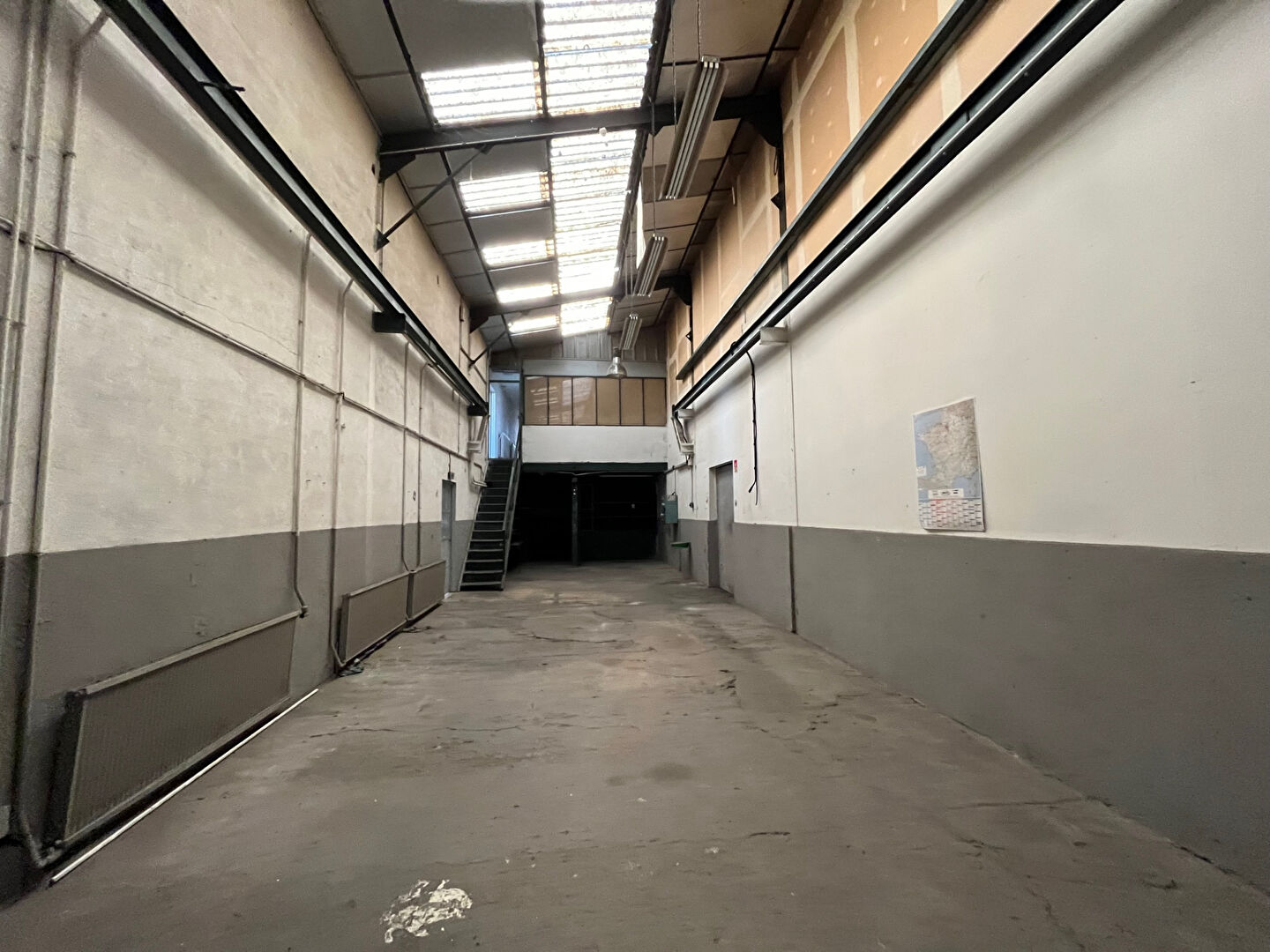 Photo Local d'activité Riorges 207 m2 image 2/2