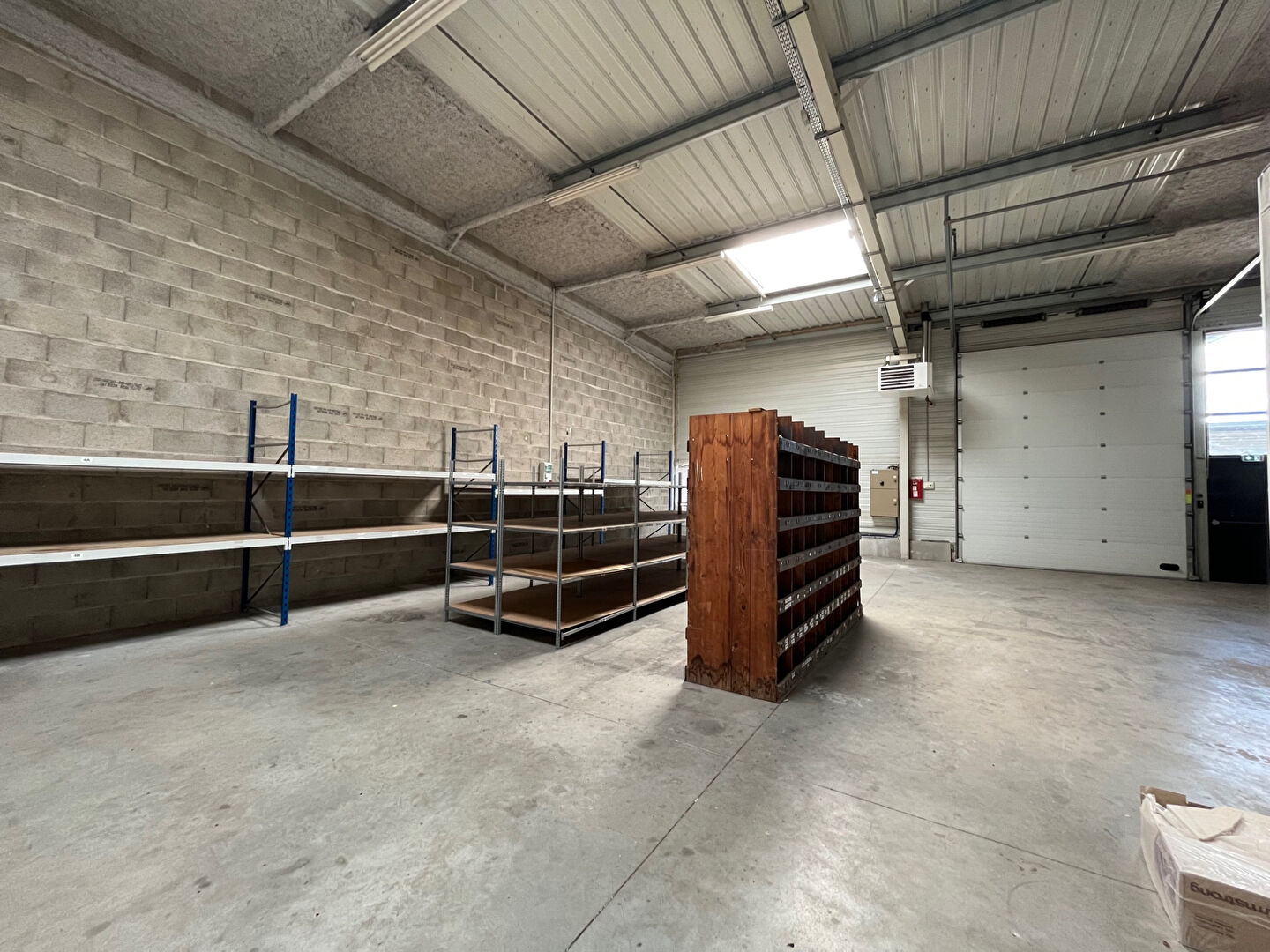 Photo Local d'activités 305m2 image 5/6