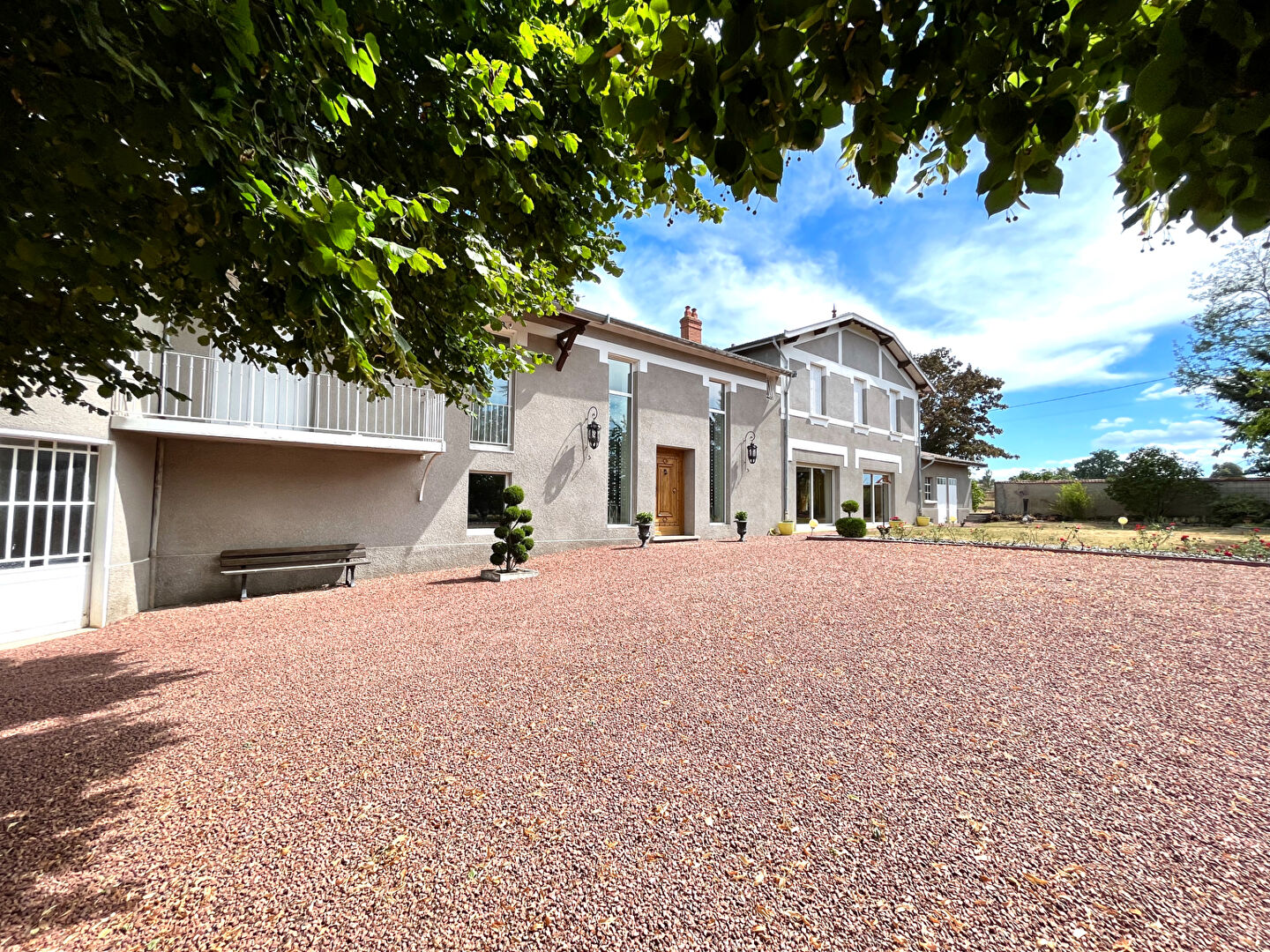 Photo Bâtisse de caractère avec parc arboré image 2/6