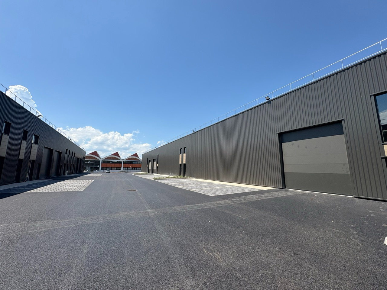 Photo Locaux d'activités Emplacement n°1 image 2/4