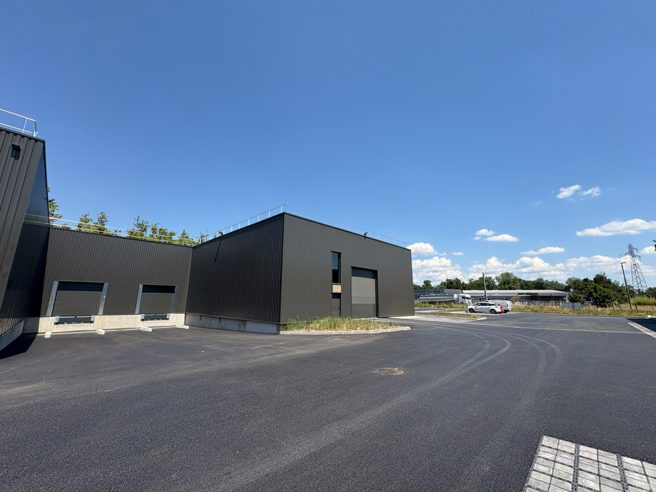 Photo Locaux d'activités Emplacement n°1 image 2/4