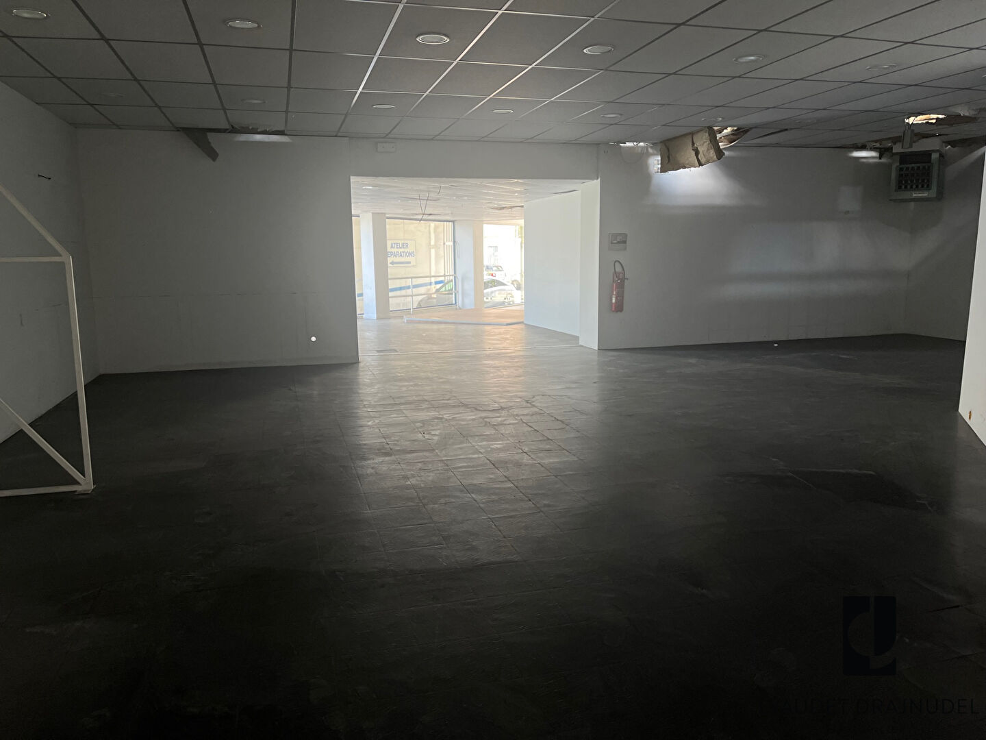 Photo Local commercial Roanne 6 pièce(s) 490 m2 image 6/6