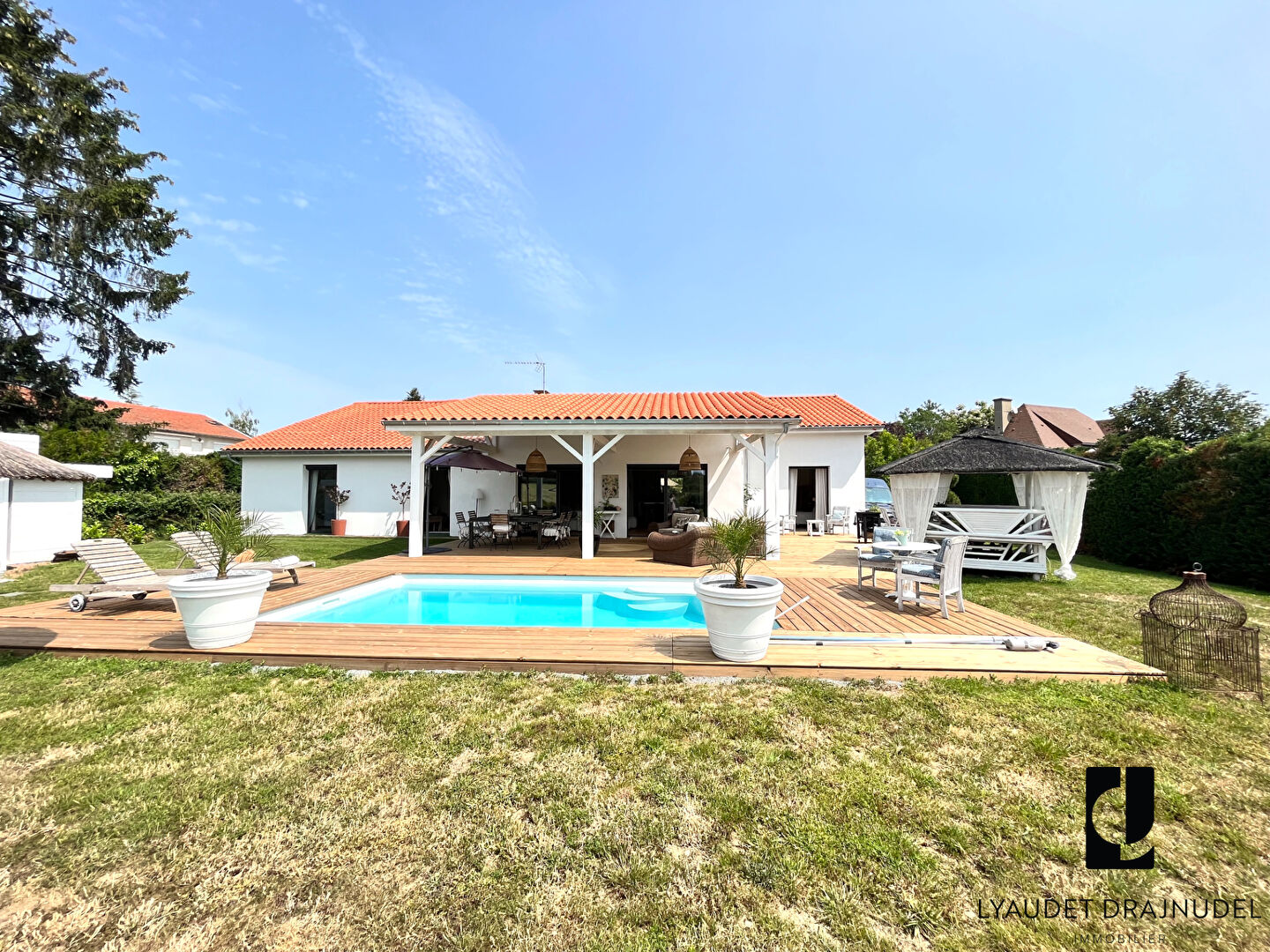 Photo Villa contemporaine avec piscine et vue exceptionnelle image 3/6