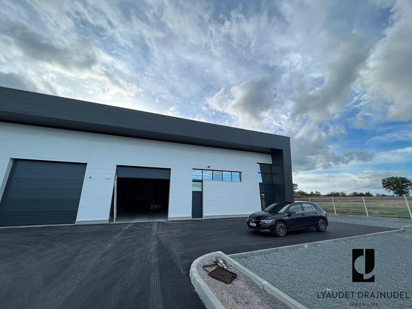 Photo Local d'activité Riorges 5 pièce(s) 515 m2 image 4/4