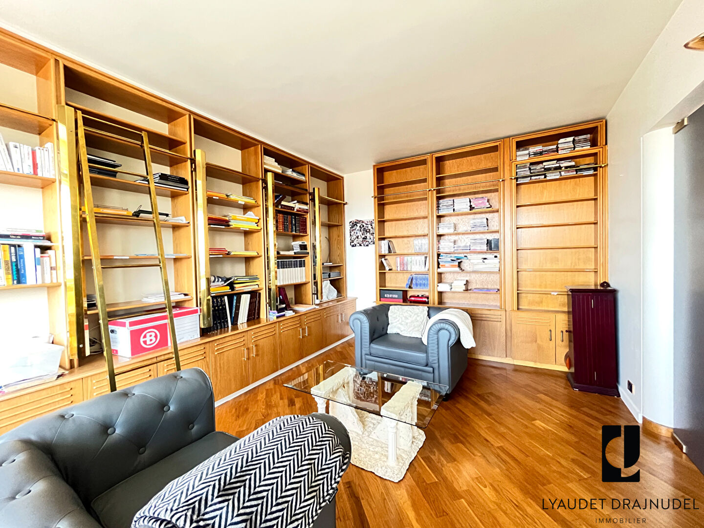 Photo Appartement de très bon standing - dernier étage - Copropriété sécurisée image 4/6